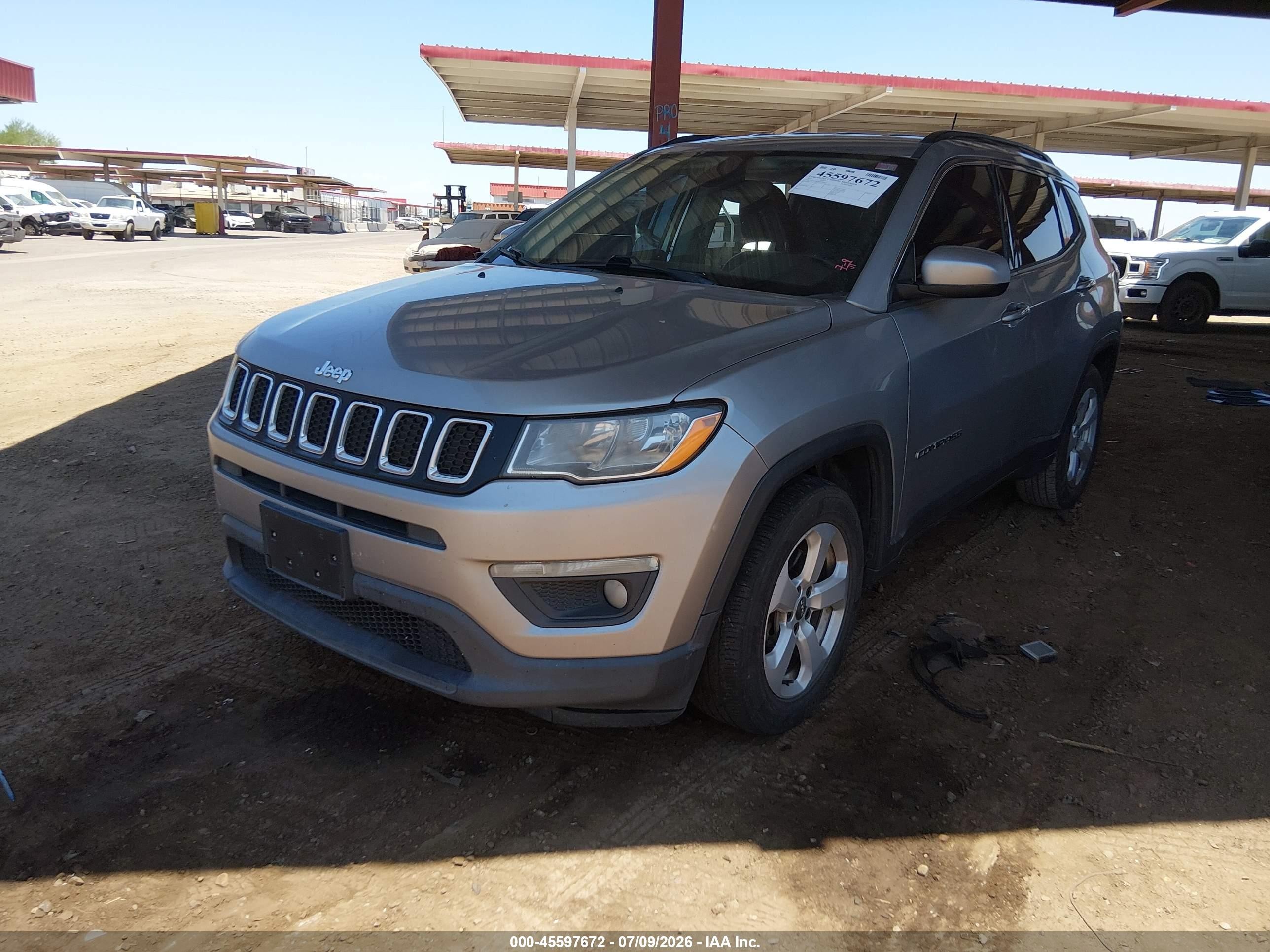 2019 Jeep Compass Latitude Fwd Silver vin: 3C4NJCBBXKT788813