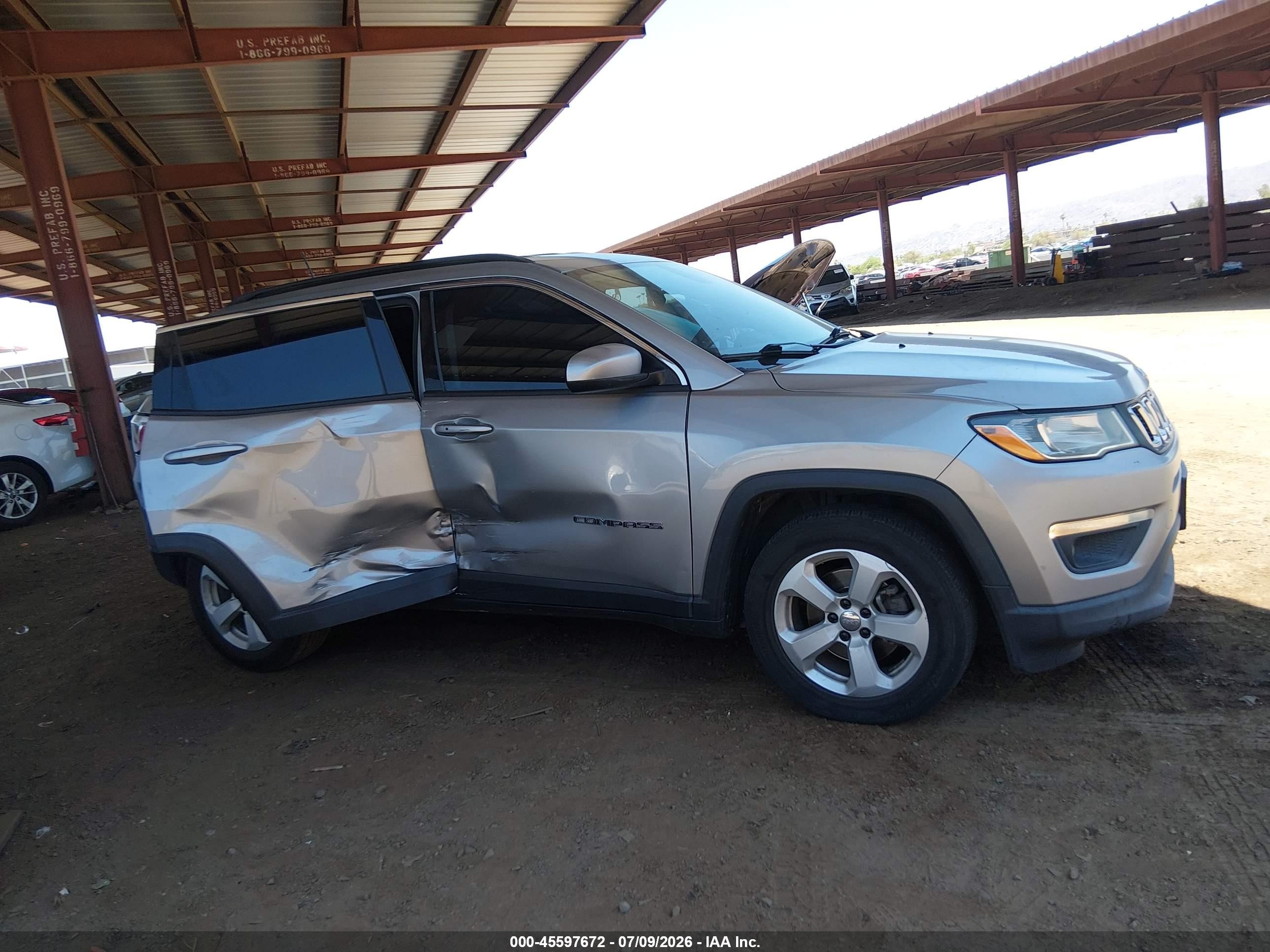 2019 Jeep Compass Latitude Fwd Silver vin: 3C4NJCBBXKT788813