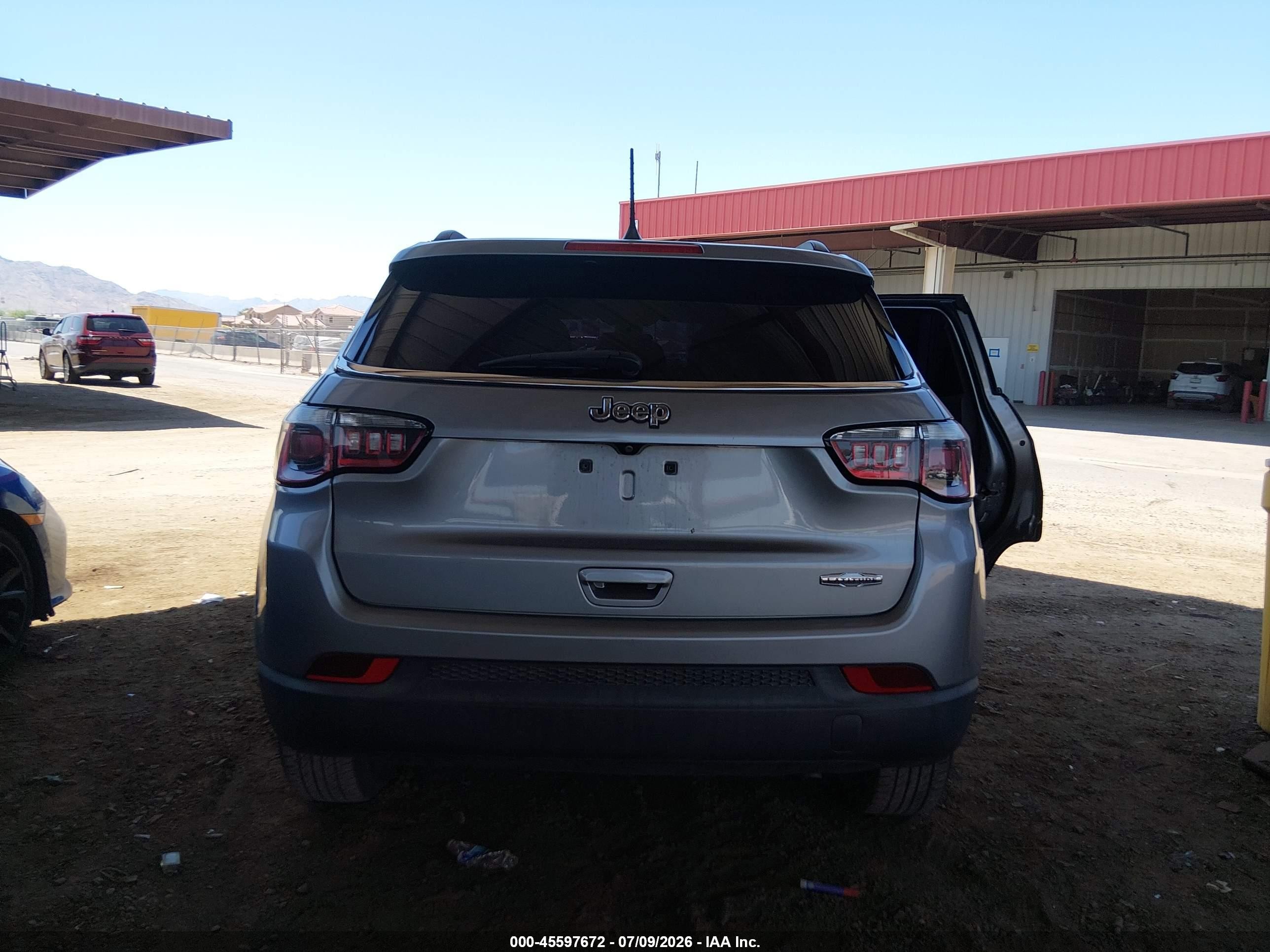 2019 Jeep Compass Latitude Fwd Silver vin: 3C4NJCBBXKT788813