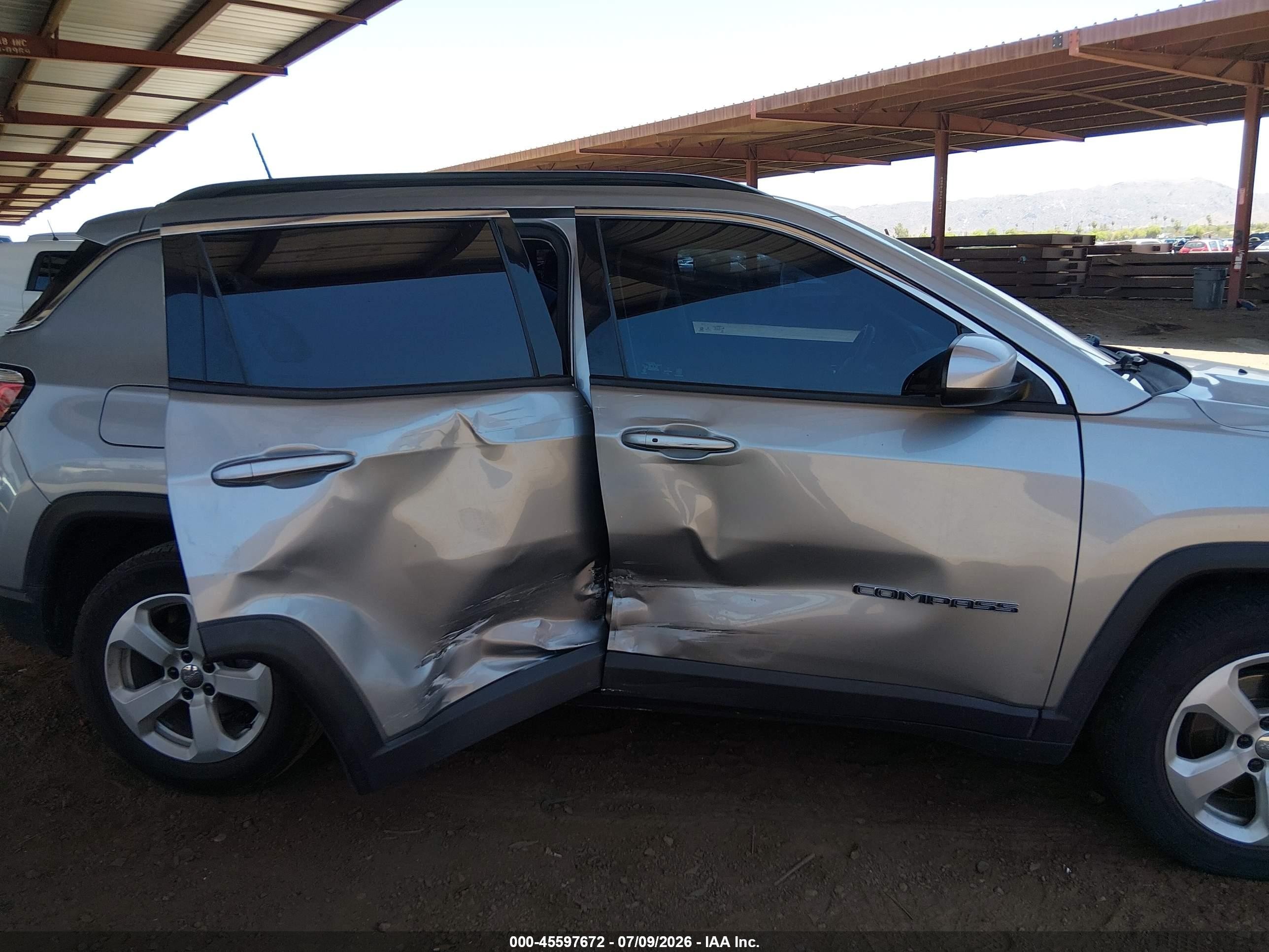 2019 Jeep Compass Latitude Fwd Silver vin: 3C4NJCBBXKT788813
