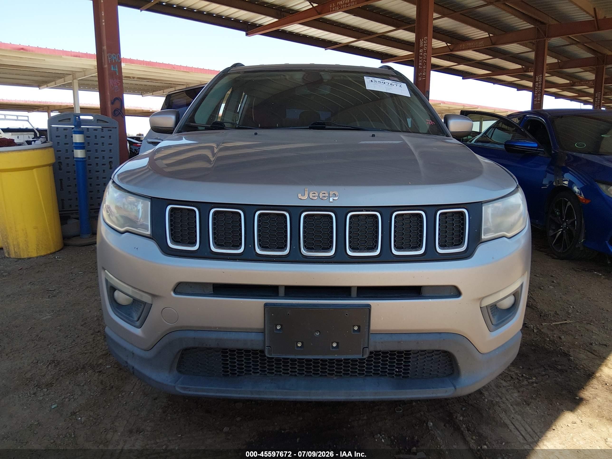2019 Jeep Compass Latitude Fwd Silver vin: 3C4NJCBBXKT788813