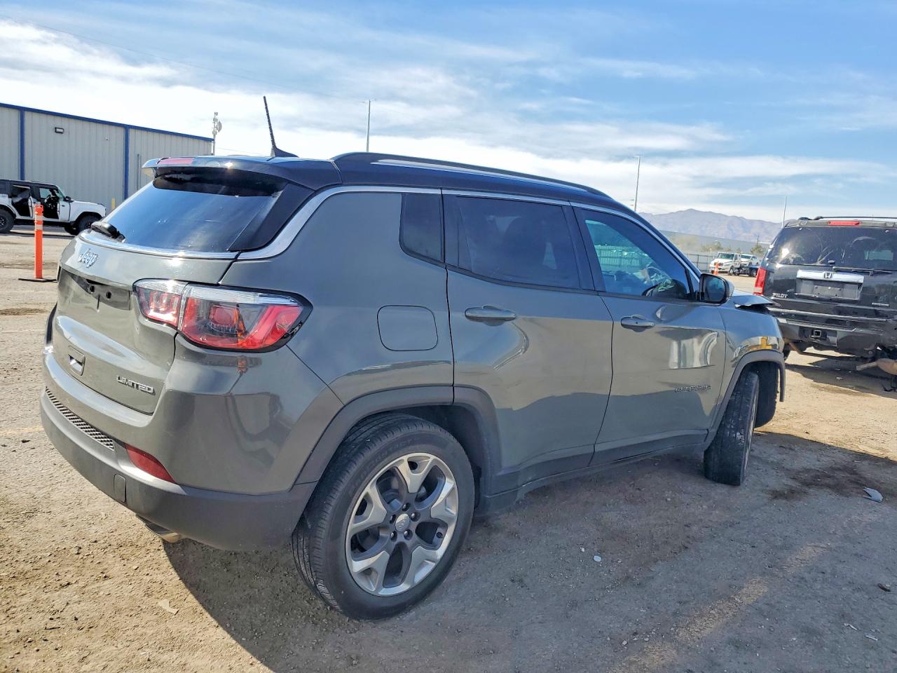 2019 Jeep Compass Limited Gray vin: 3C4NJCCB2KT725879