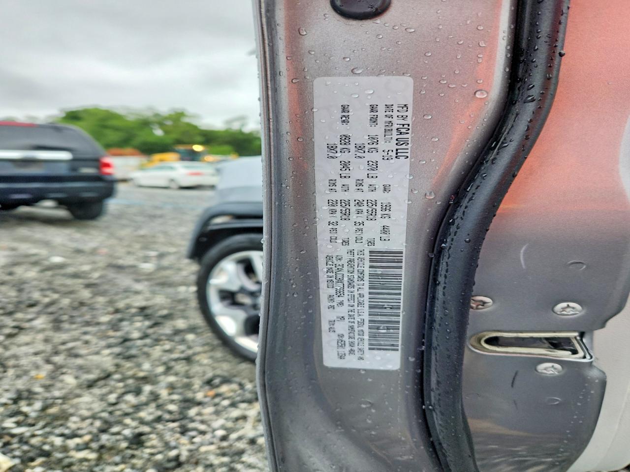 2019 Jeep Compass Limited Silver vin: 3C4NJCCBXKT793654