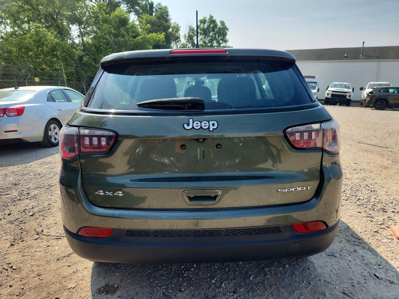 2018 Jeep Compass Sport Green vin: 3C4NJDAB0JT330834