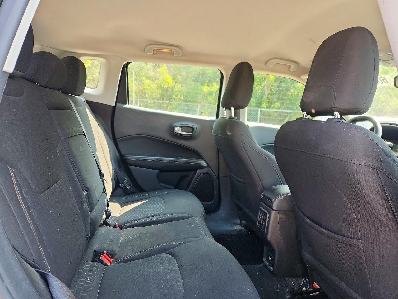 2018 Jeep Compass Sport Green vin: 3C4NJDAB0JT330834