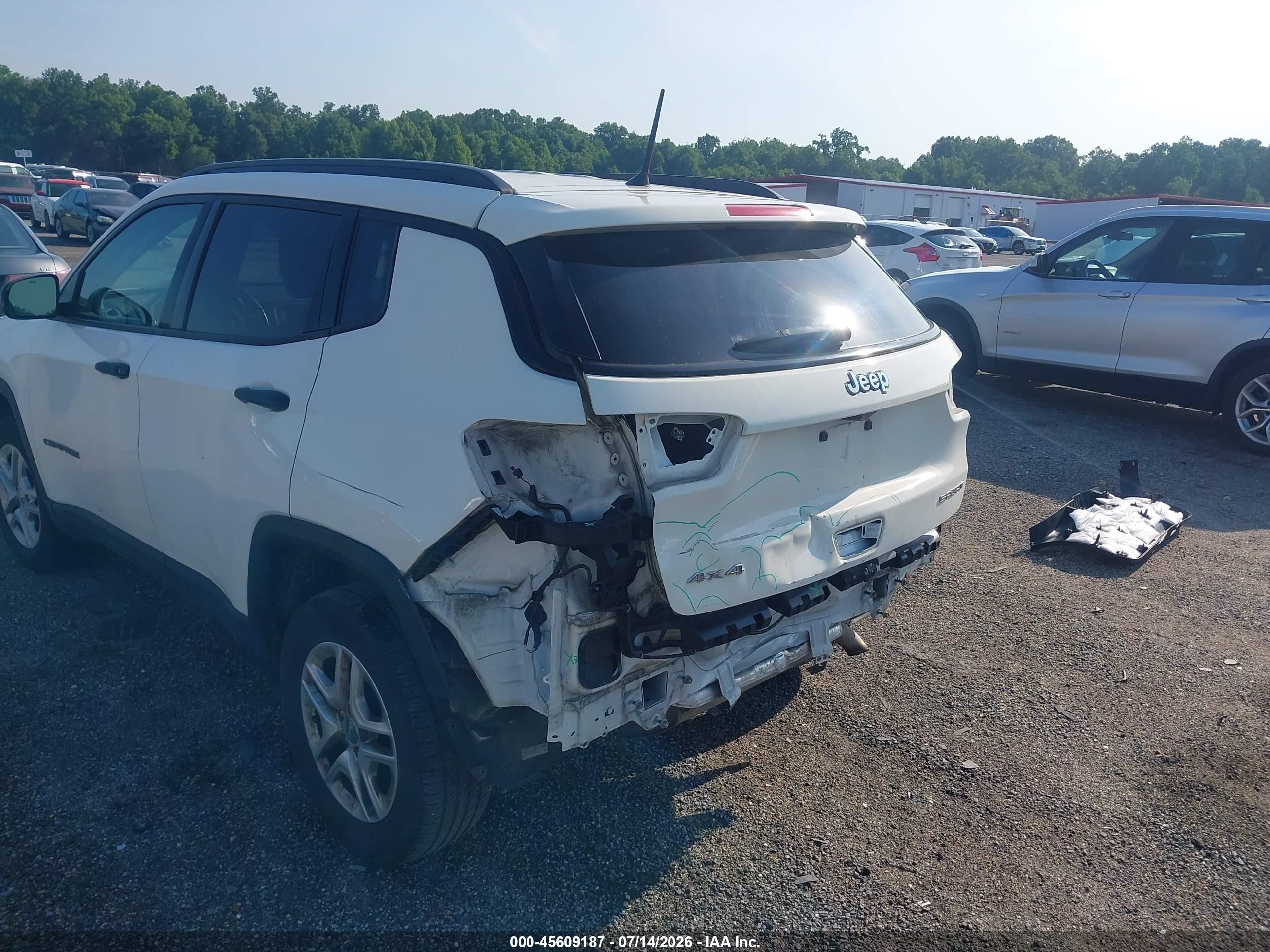 2018 Jeep Compass Sport 4x4 Белый vin: 3C4NJDAB6JT163394