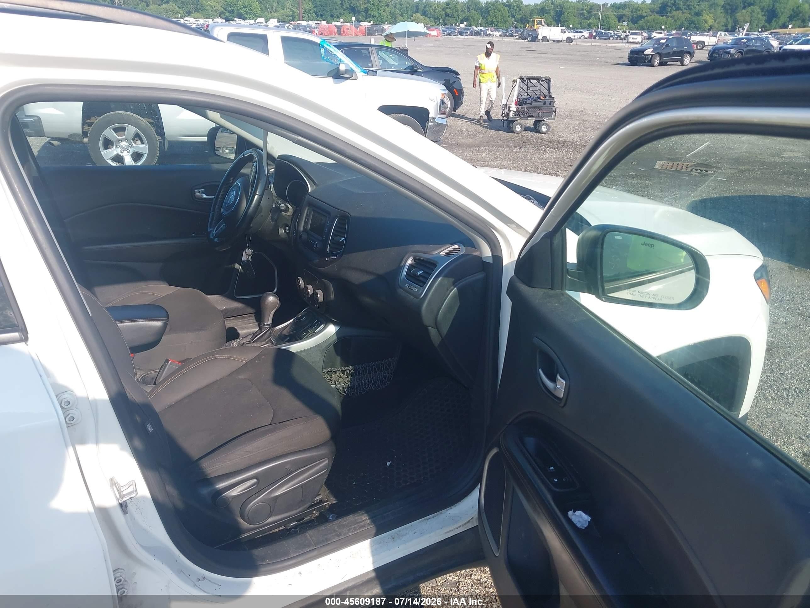 2018 Jeep Compass Sport 4x4 Белый vin: 3C4NJDAB6JT163394