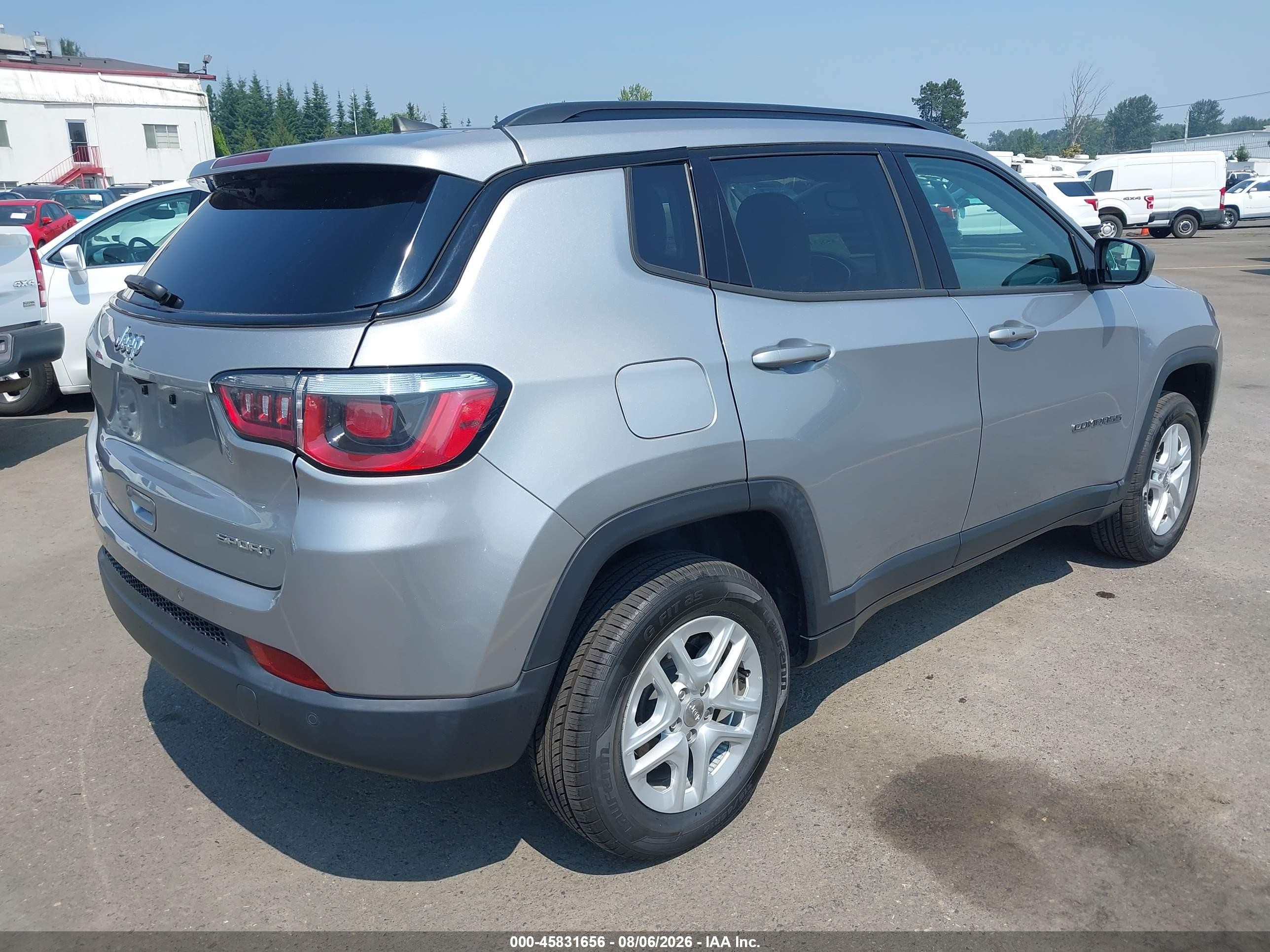 2018 Jeep Compass Sport 4x4 Silver vin: 3C4NJDAB6JT392299