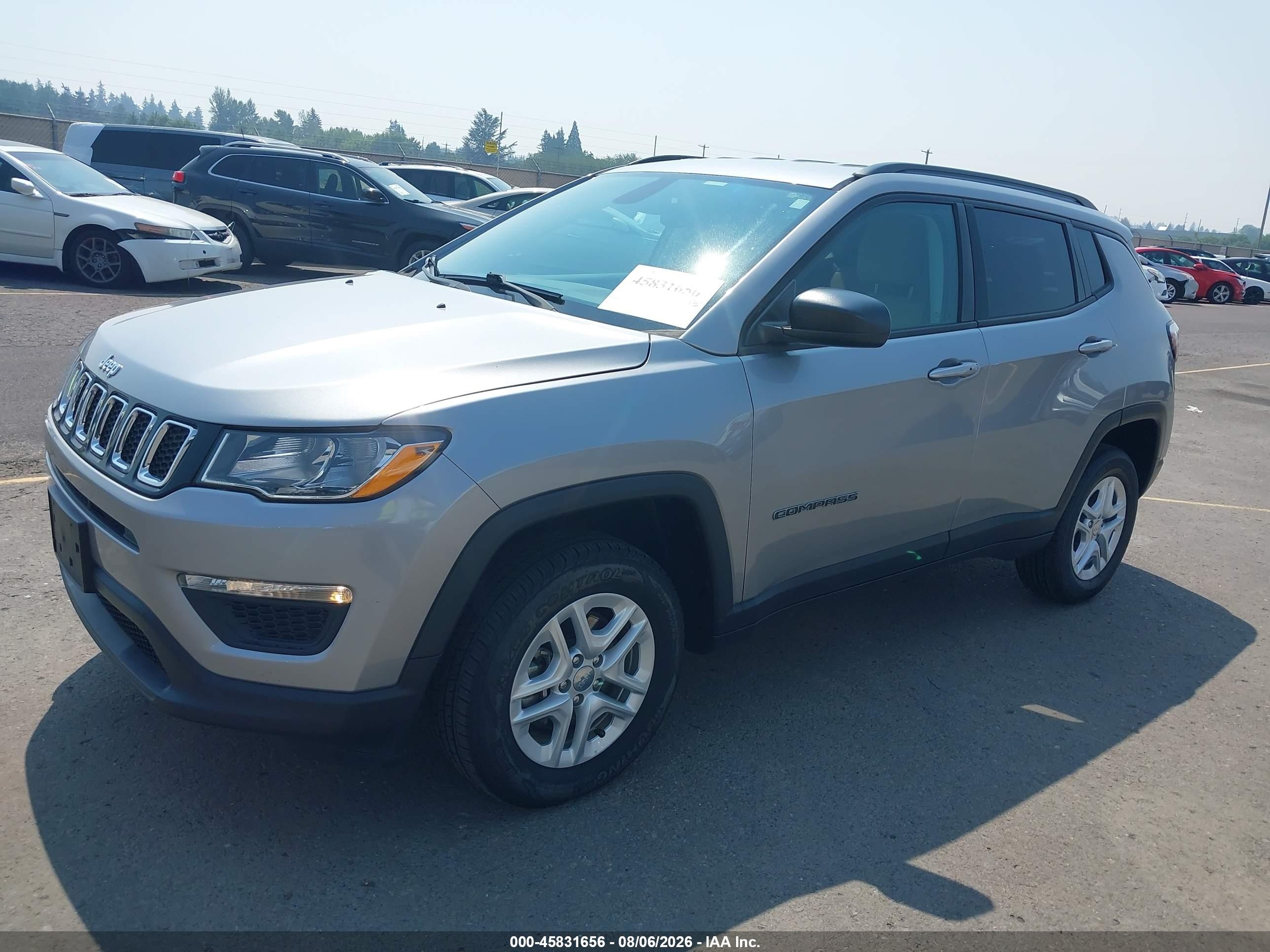 2018 Jeep Compass Sport 4x4 Silver vin: 3C4NJDAB6JT392299