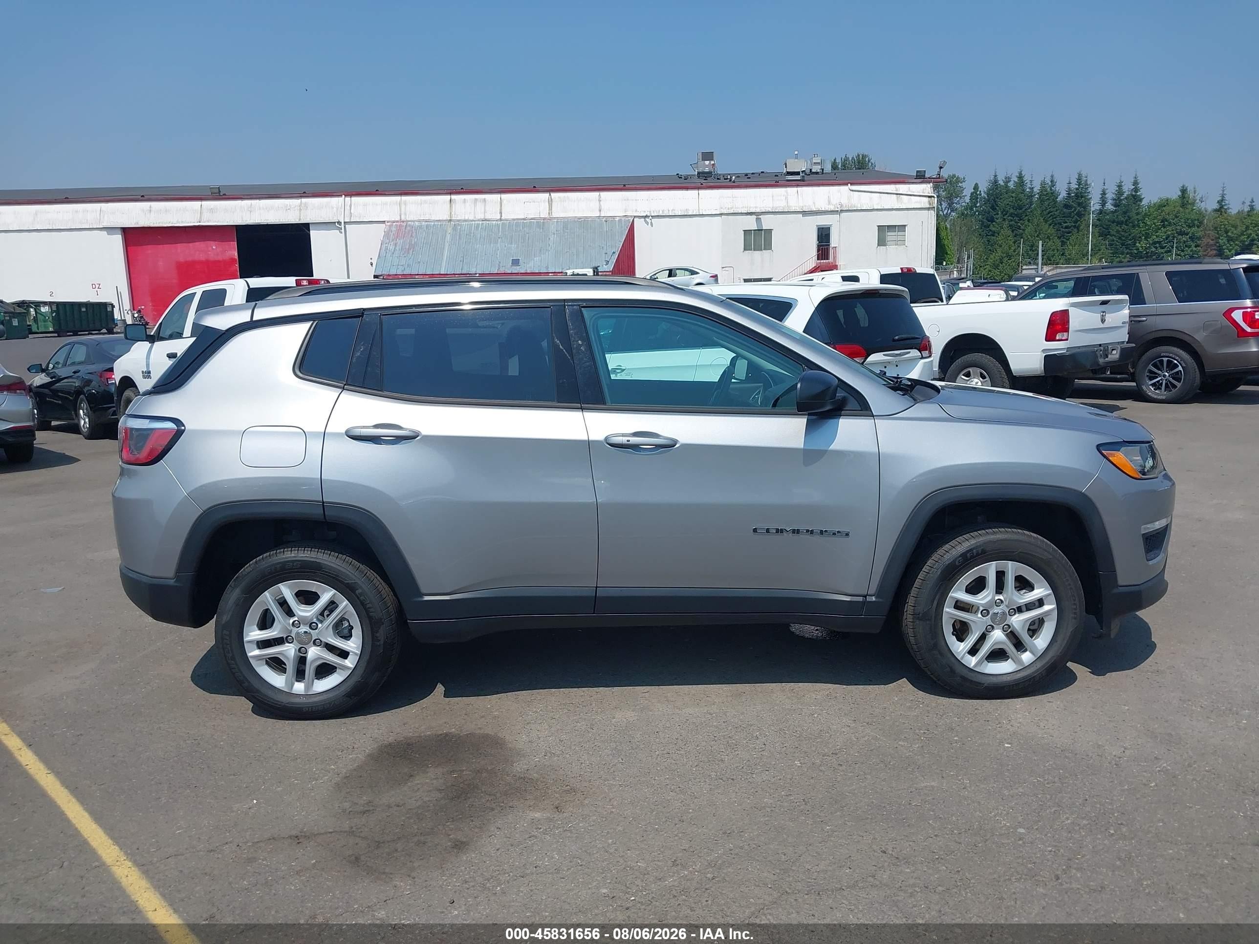 2018 Jeep Compass Sport 4x4 Silver vin: 3C4NJDAB6JT392299