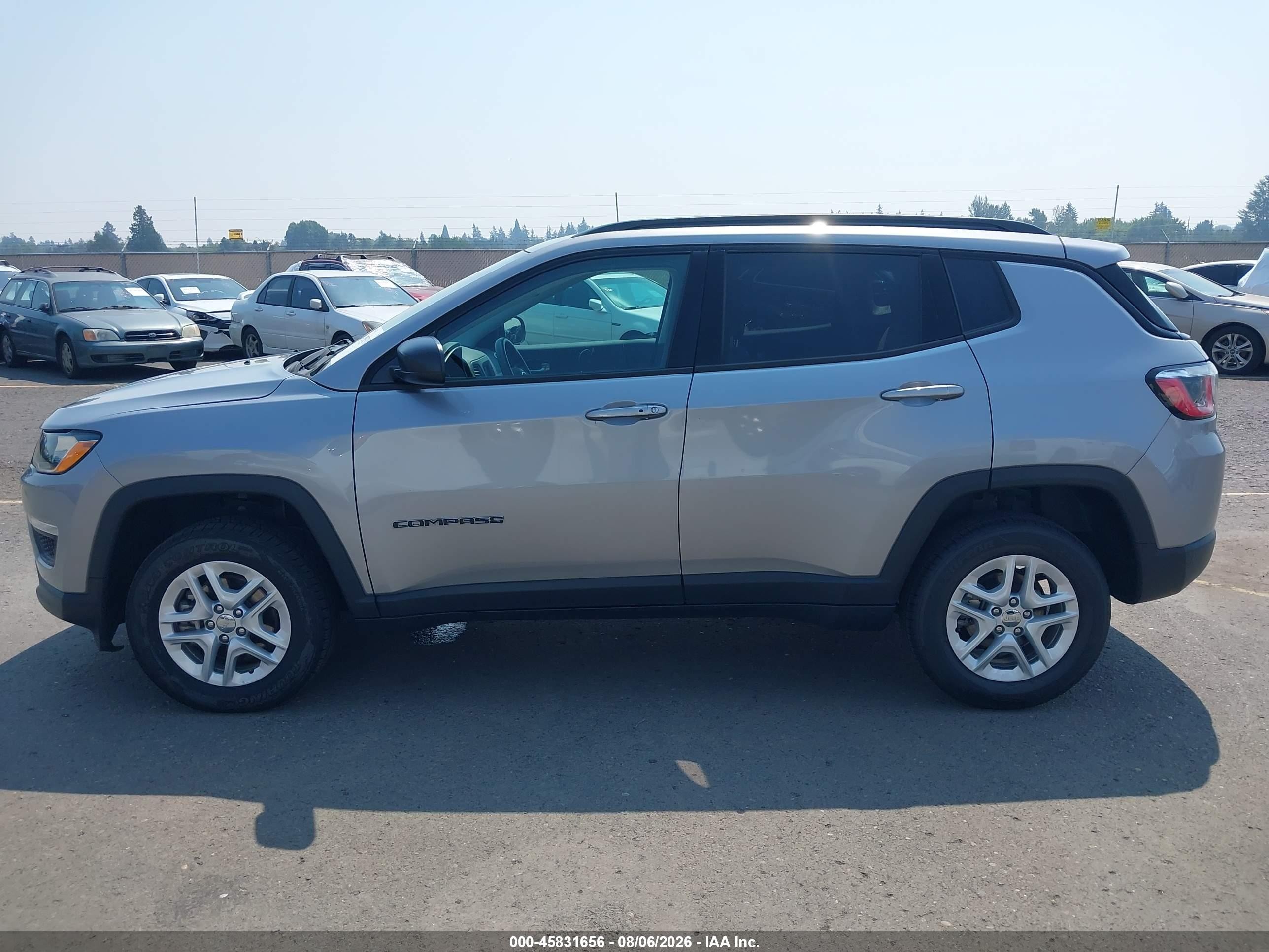 2018 Jeep Compass Sport 4x4 Silver vin: 3C4NJDAB6JT392299