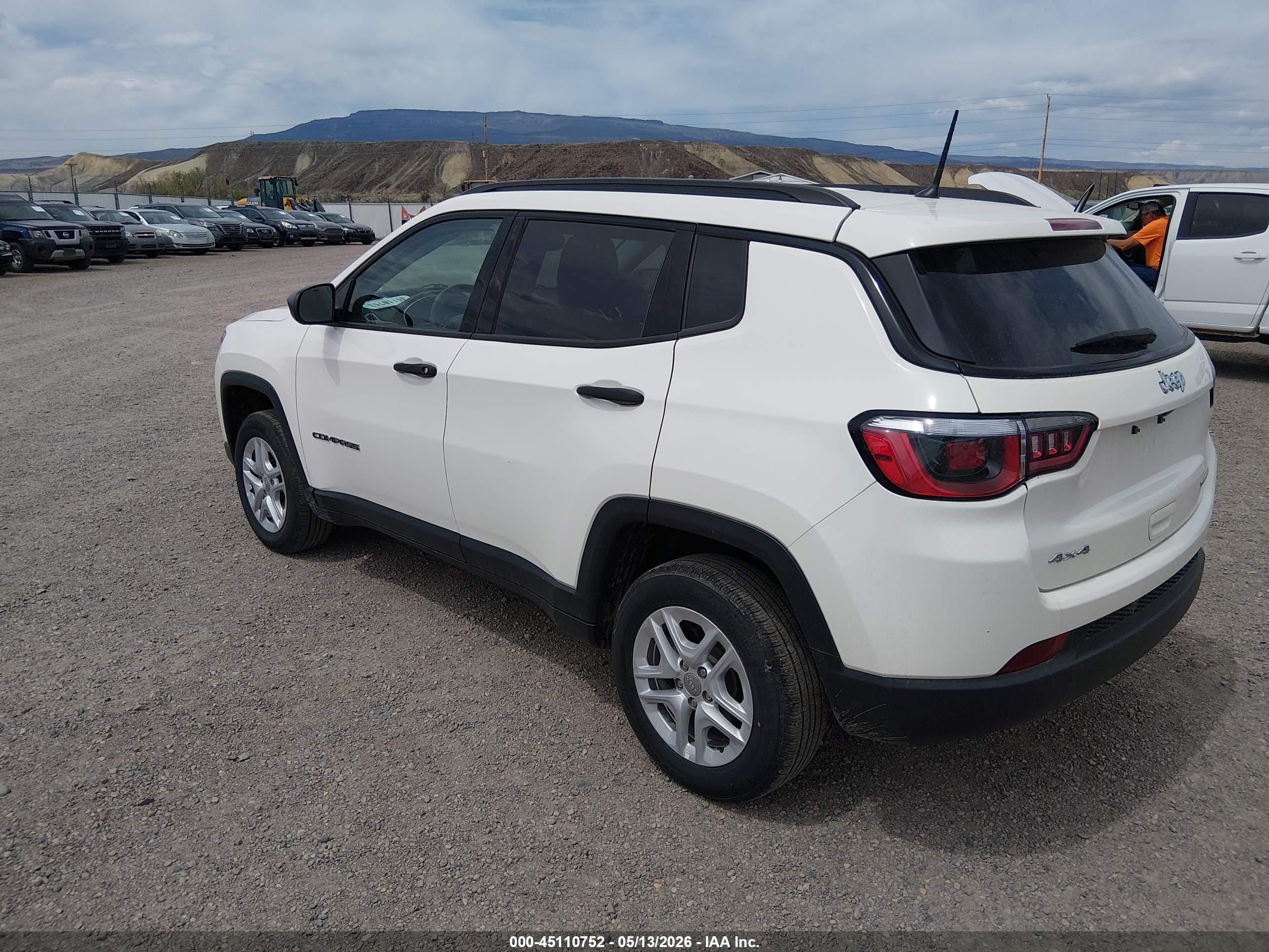 2018 Jeep Compass Sport 4x4 Белый vin: 3C4NJDAB7JT392229