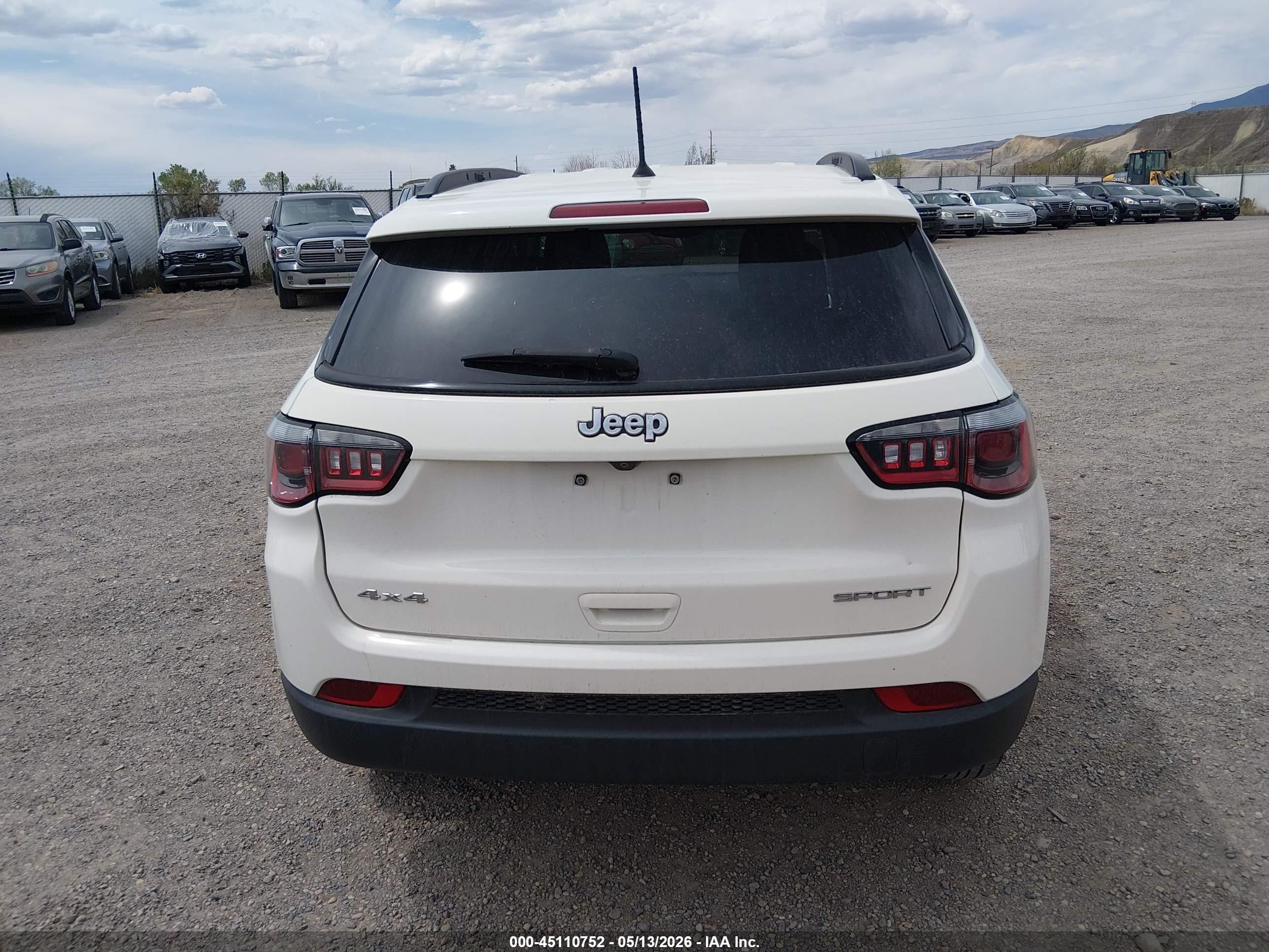 2018 Jeep Compass Sport 4x4 Белый vin: 3C4NJDAB7JT392229