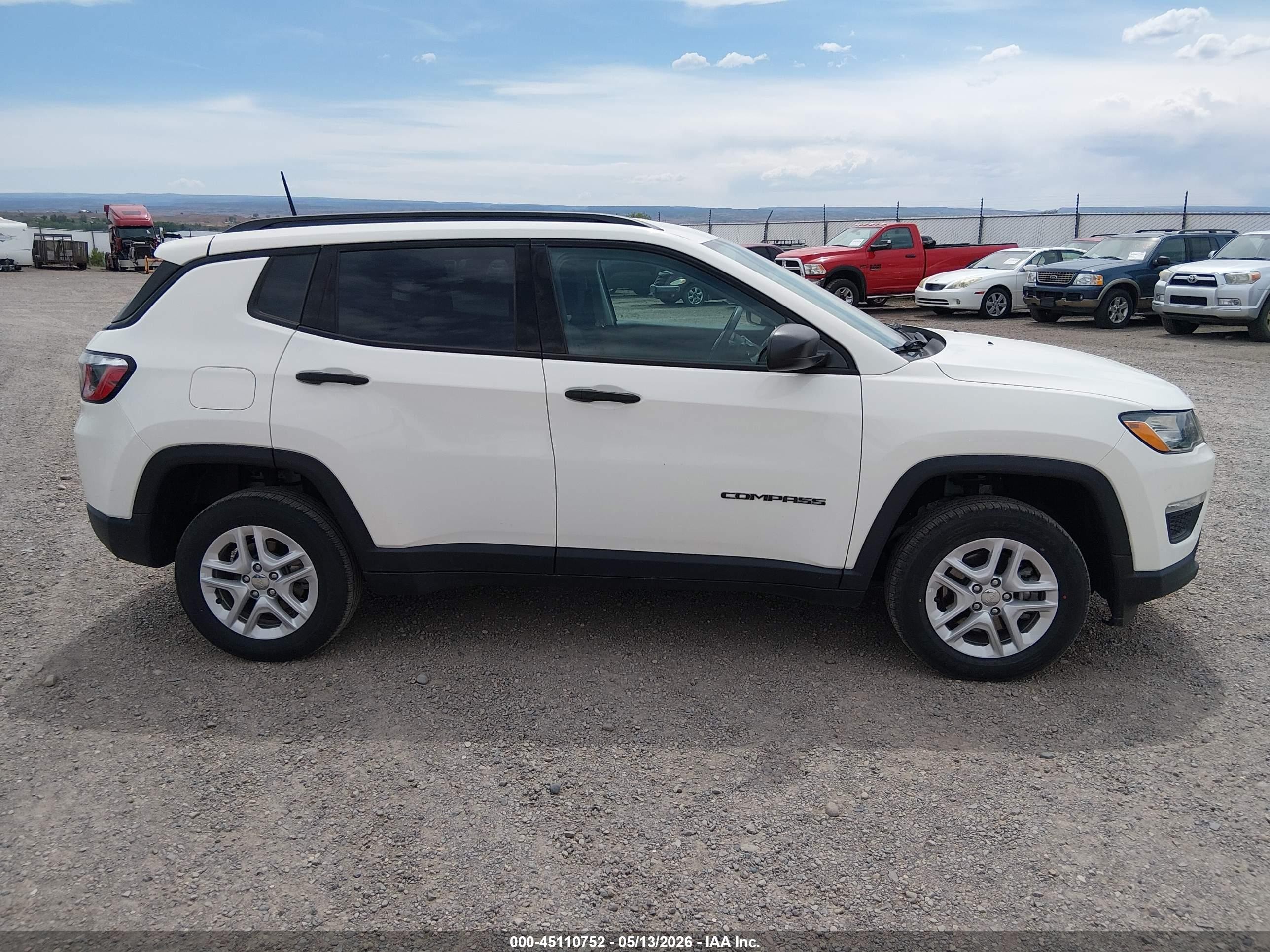 2018 Jeep Compass Sport 4x4 Белый vin: 3C4NJDAB7JT392229
