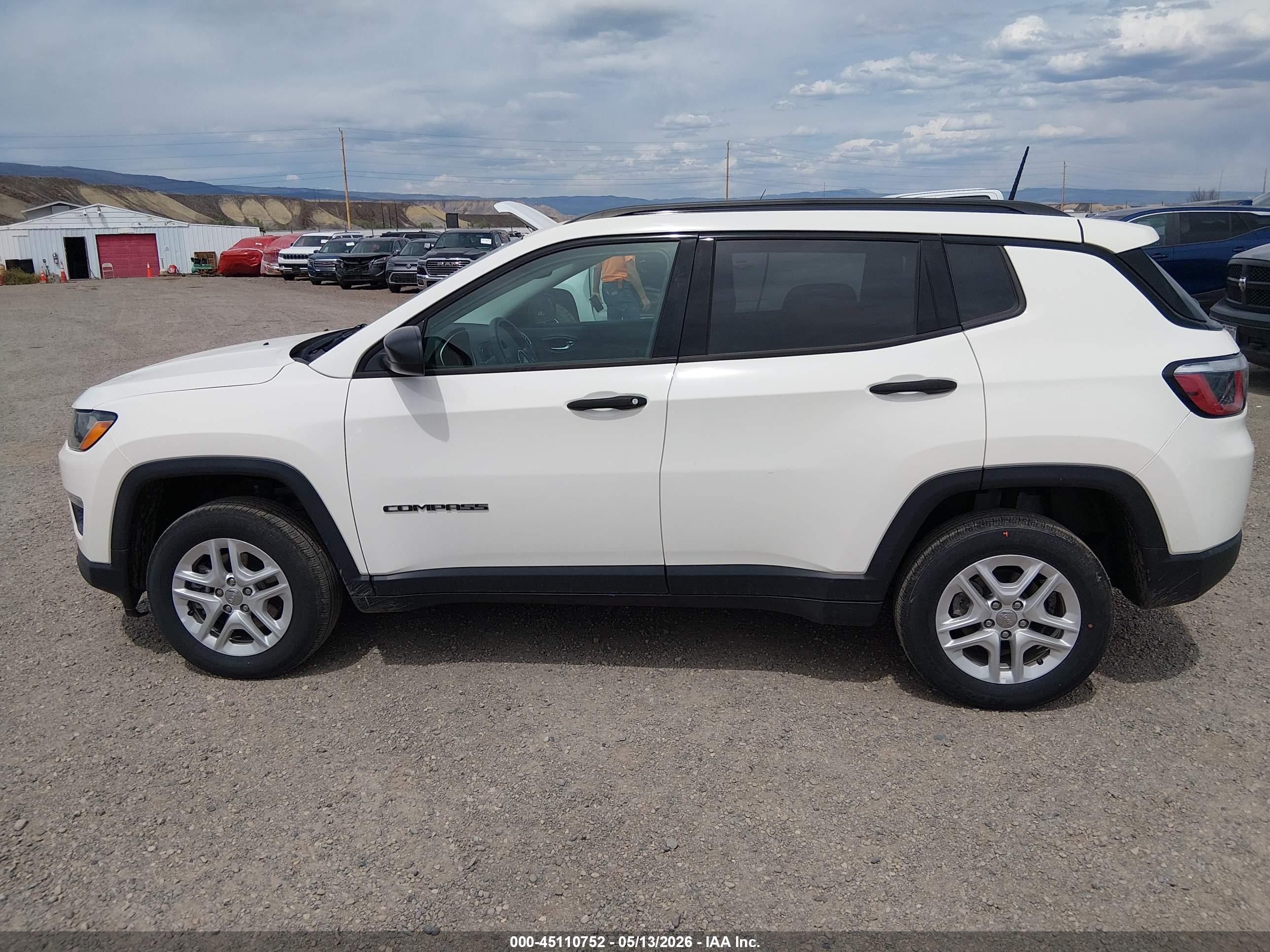 2018 Jeep Compass Sport 4x4 Белый vin: 3C4NJDAB7JT392229