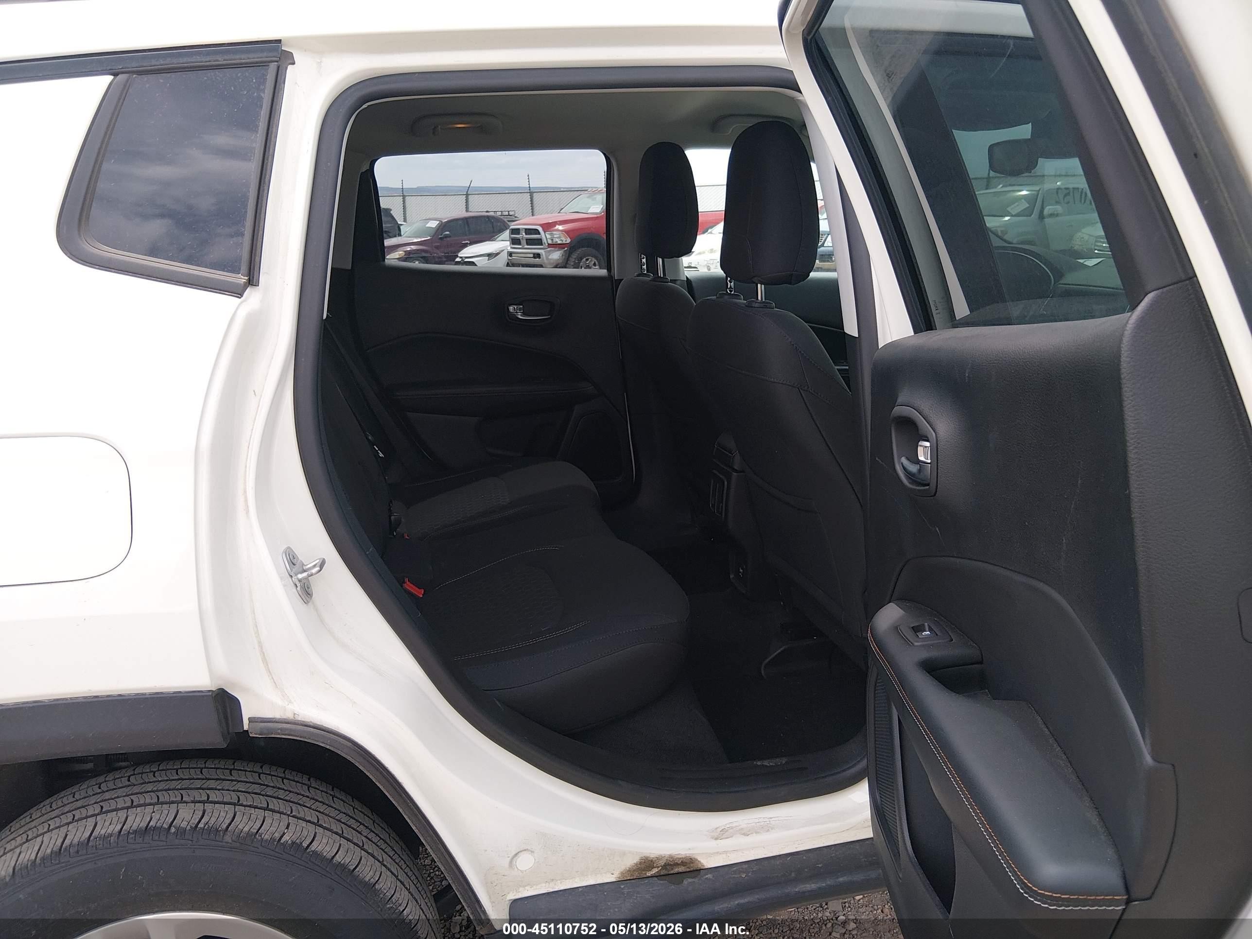 2018 Jeep Compass Sport 4x4 Белый vin: 3C4NJDAB7JT392229