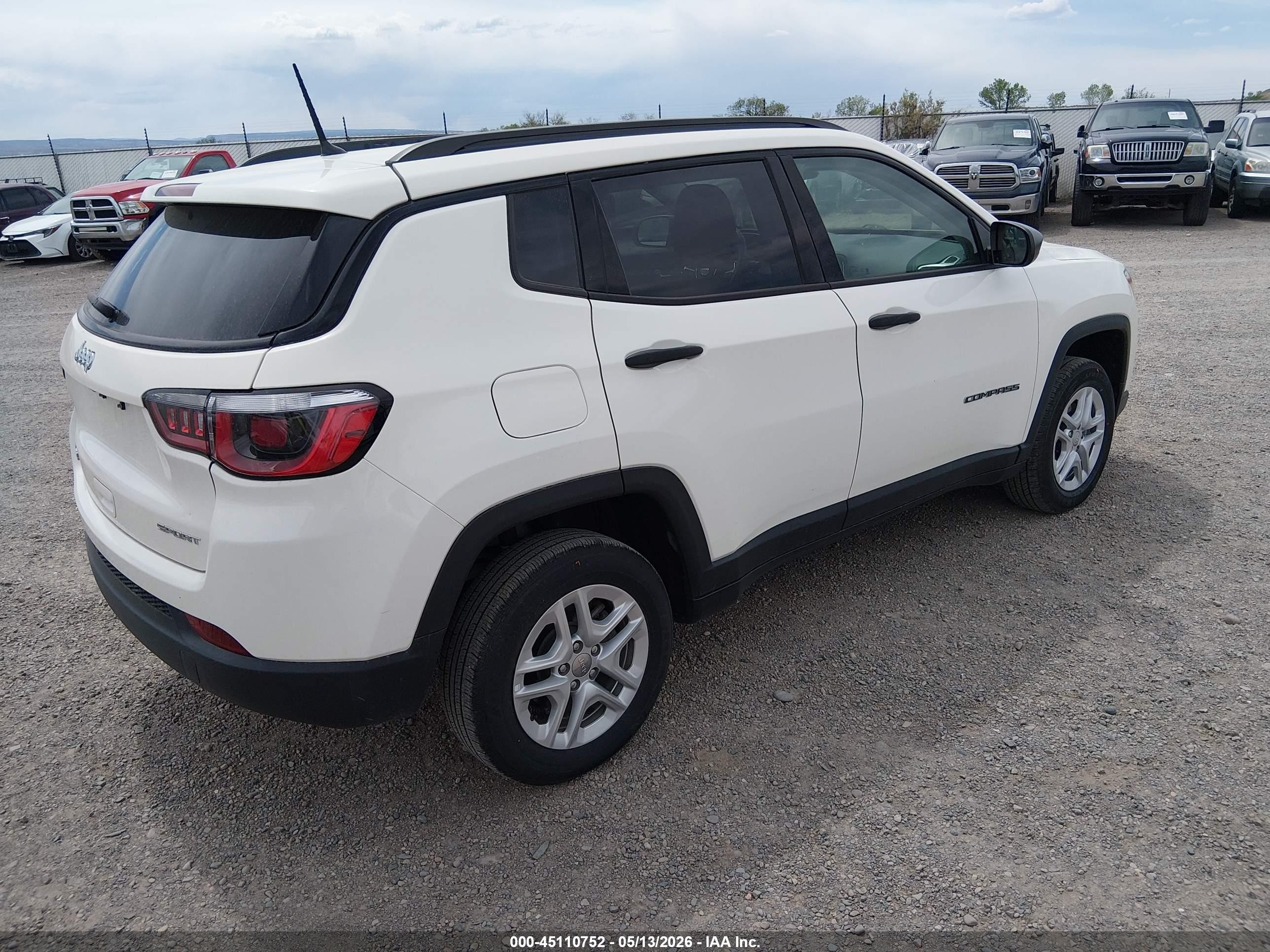 2018 Jeep Compass Sport 4x4 Белый vin: 3C4NJDAB7JT392229