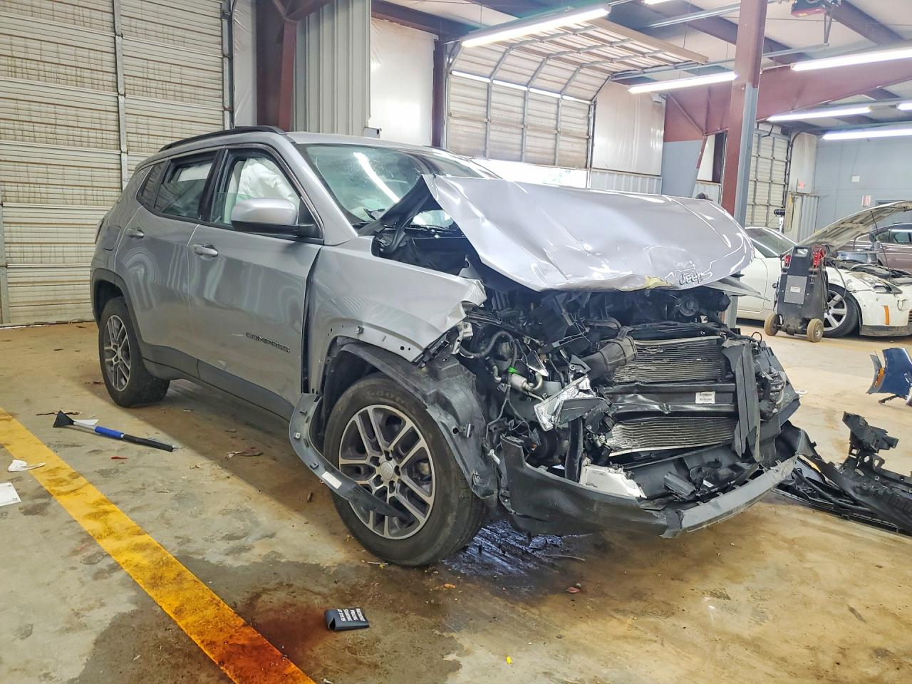 2017 Jeep Compass Latitude Silver vin: 3C4NJDBB0HT688718