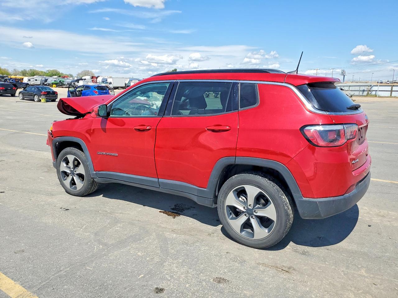 2018 Jeep Compass Latitude Red vin: 3C4NJDBB0JT320514