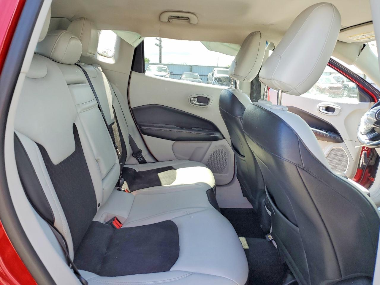 2018 Jeep Compass Latitude Red vin: 3C4NJDBB0JT320514