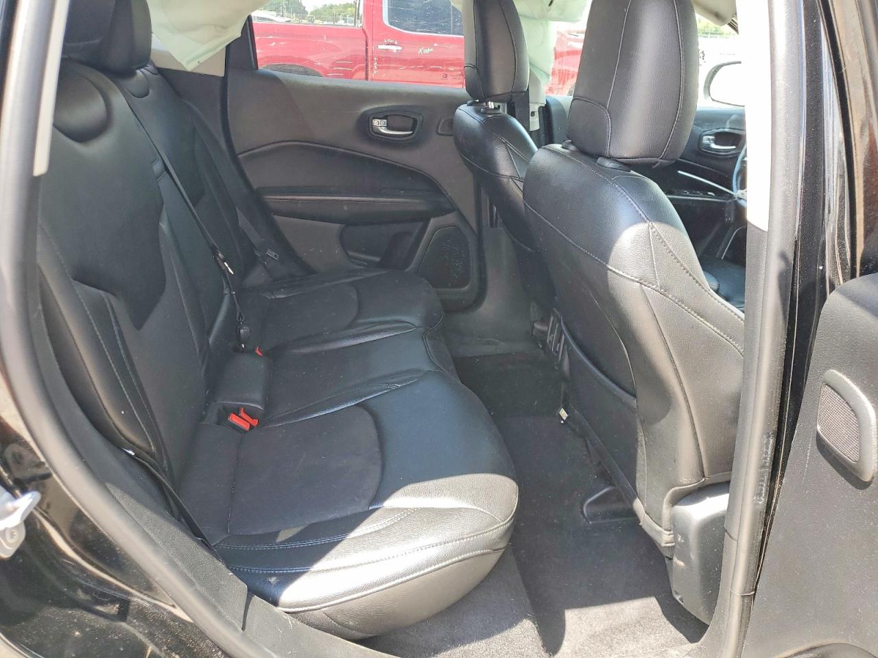 2018 Jeep Compass Latitude Black vin: 3C4NJDBB0JT395522
