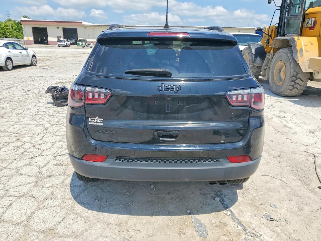2018 Jeep Compass Latitude Black vin: 3C4NJDBB0JT395522