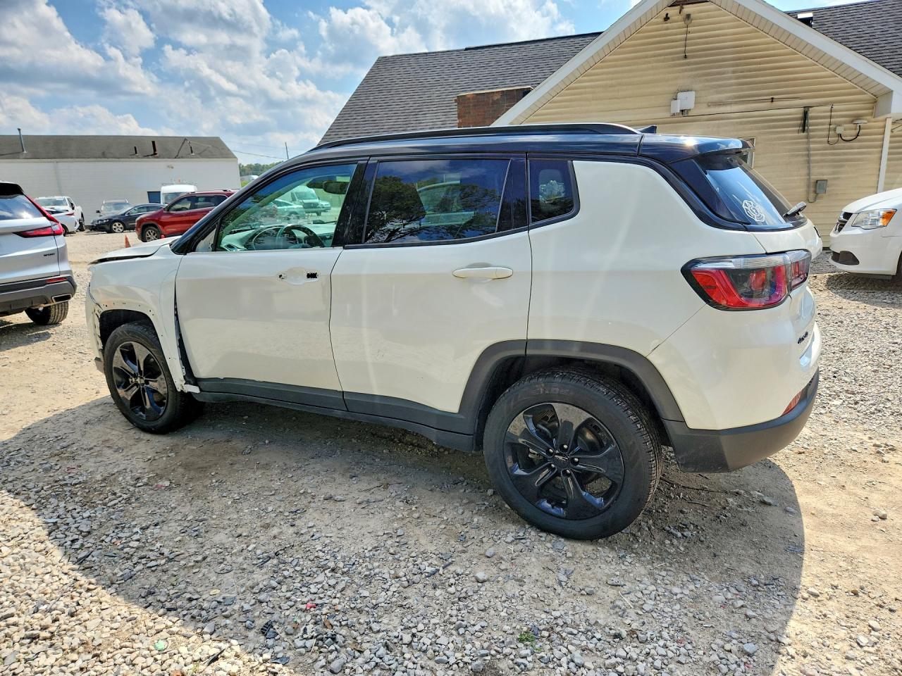 2019 Jeep Compass Latitude Белый vin: 3C4NJDBB0KT622998