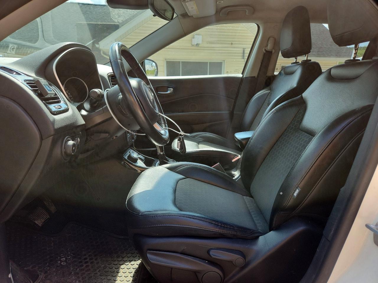2019 Jeep Compass Latitude Белый vin: 3C4NJDBB0KT622998