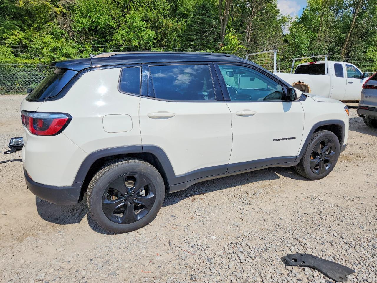 2019 Jeep Compass Latitude Белый vin: 3C4NJDBB0KT622998