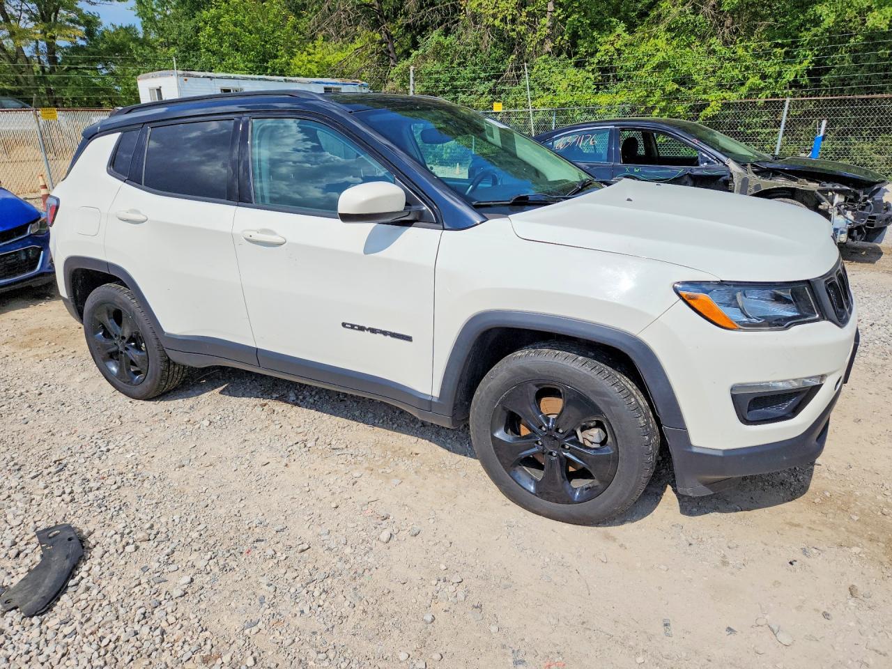 2019 Jeep Compass Latitude Белый vin: 3C4NJDBB0KT622998