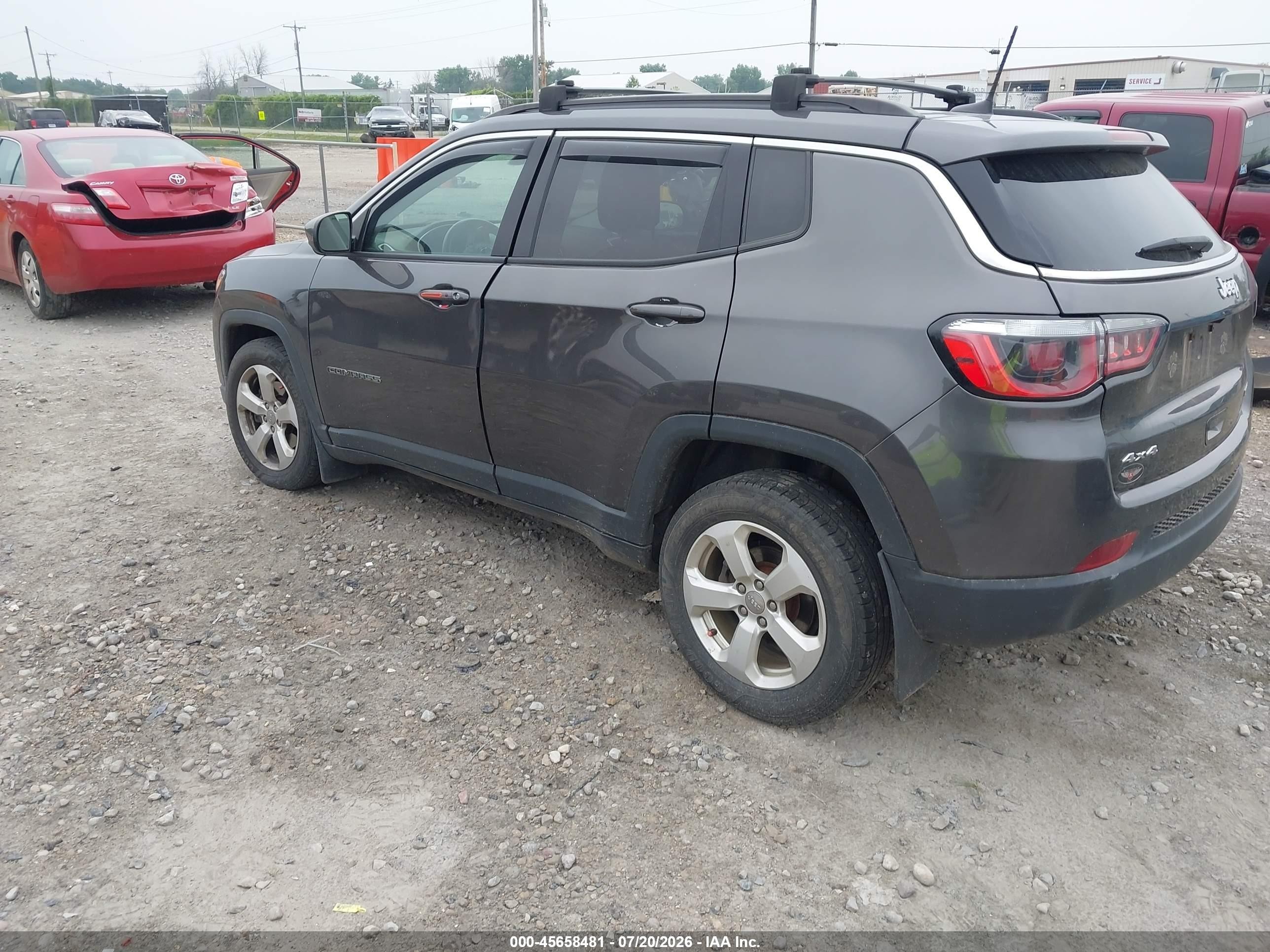 2019 Jeep Compass Latitude 4x4 Gray vin: 3C4NJDBB0KT645651