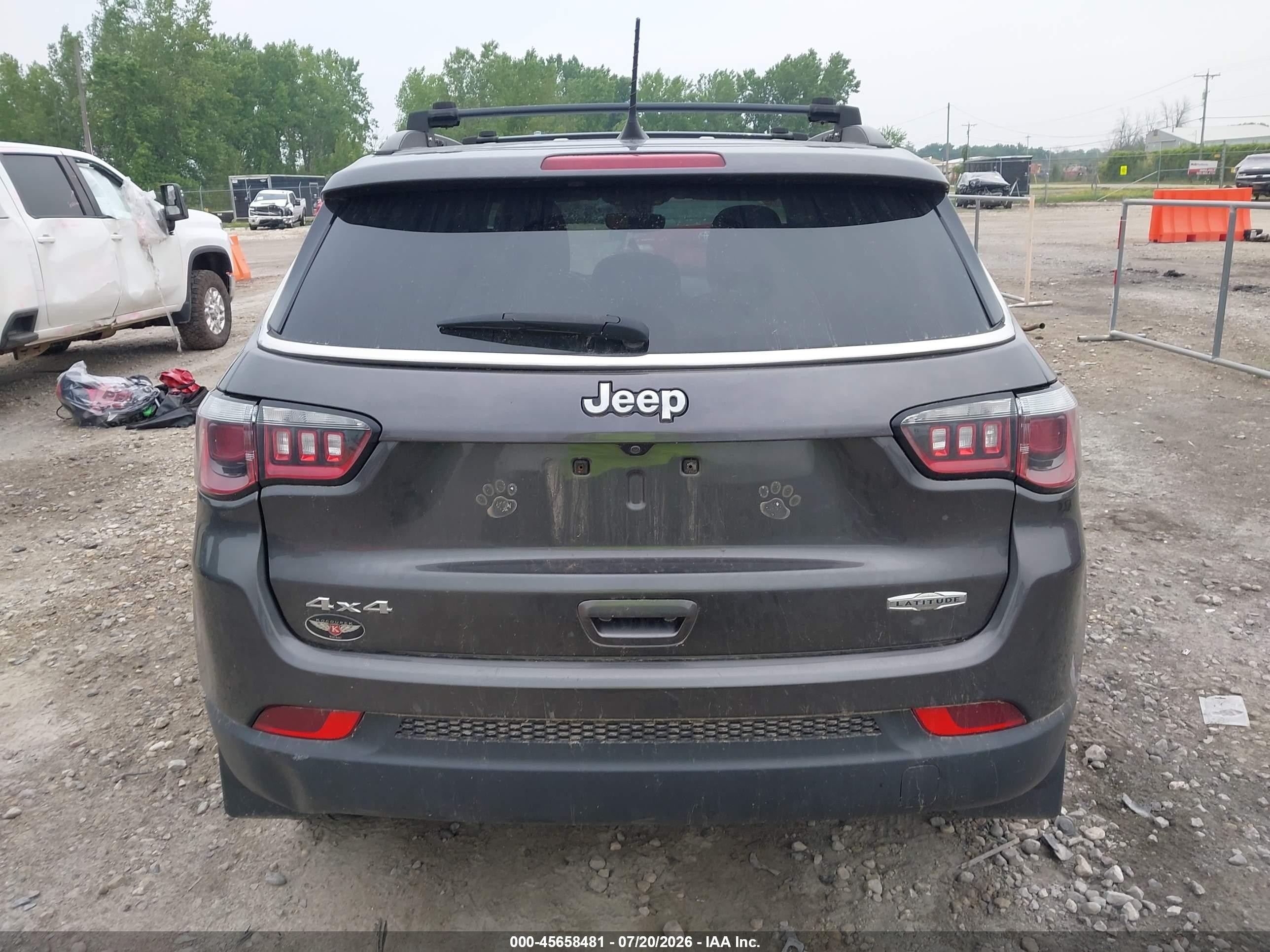 2019 Jeep Compass Latitude 4x4 Gray vin: 3C4NJDBB0KT645651