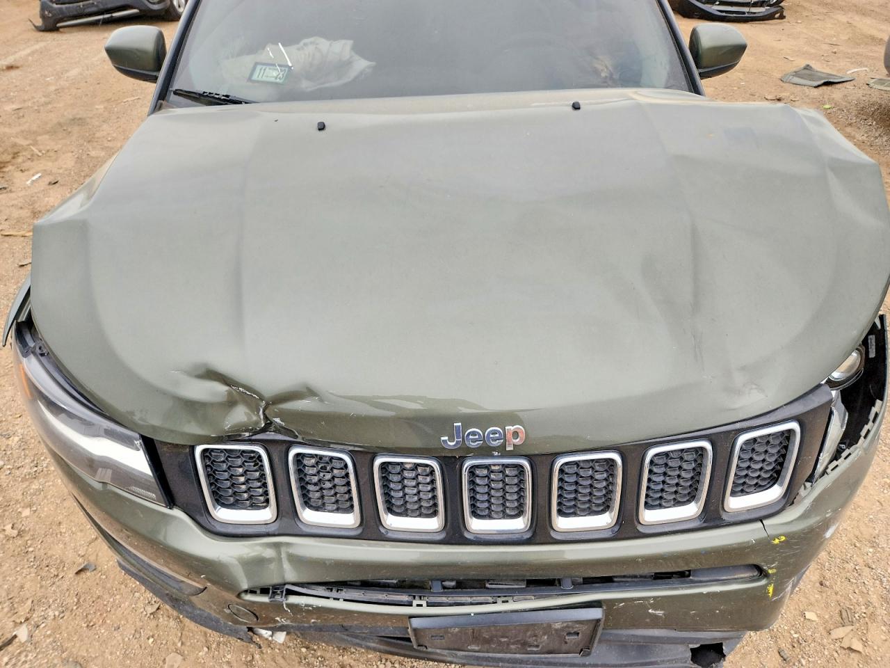 2018 Jeep Compass Latitude Green vin: 3C4NJDBB1JT178366