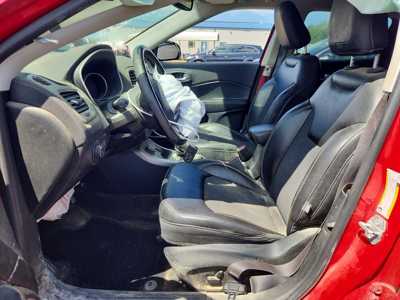2018 Jeep Compass Latitude Red vin: 3C4NJDBB1JT455548