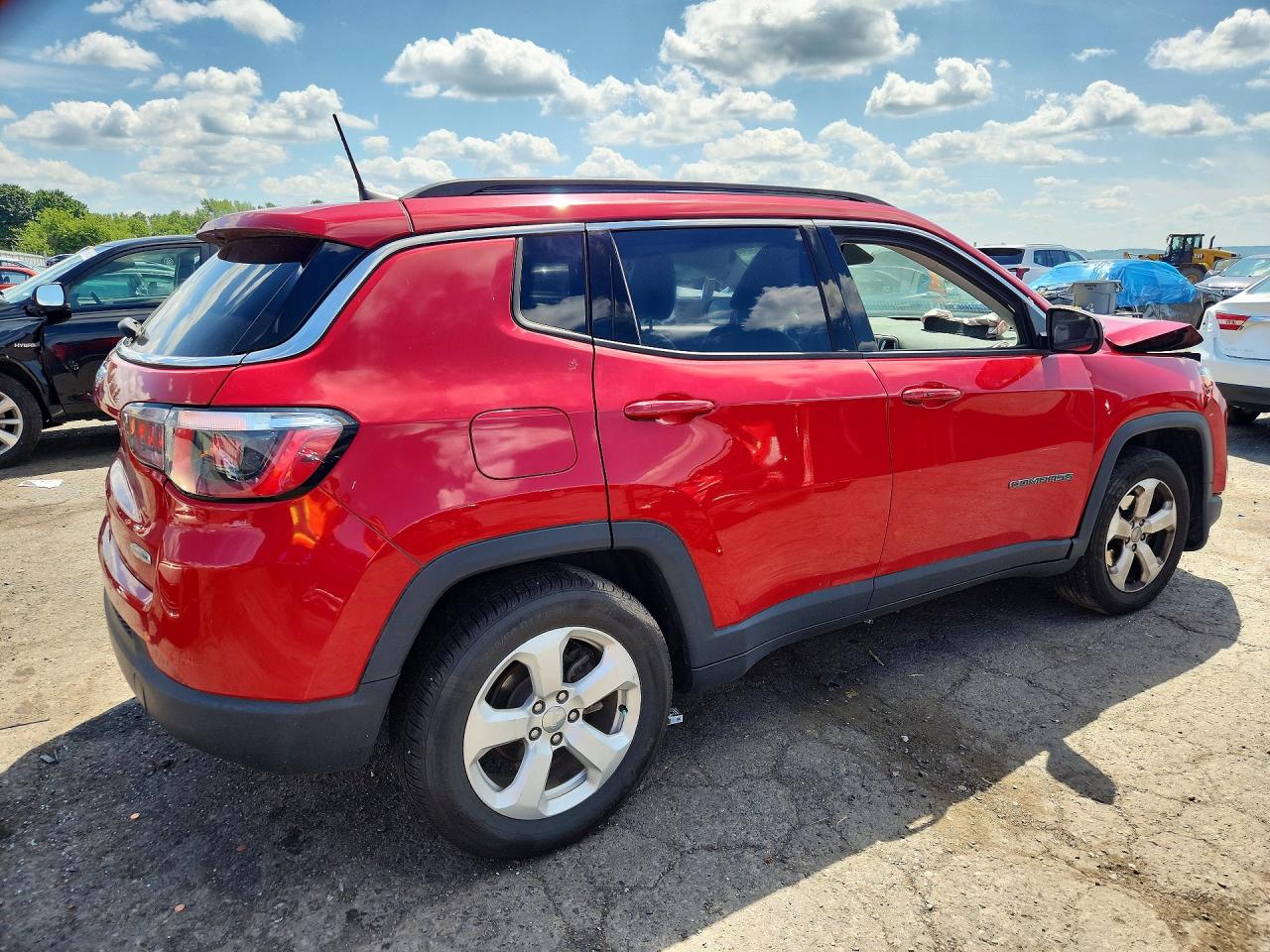 2018 Jeep Compass Latitude Red vin: 3C4NJDBB1JT455548