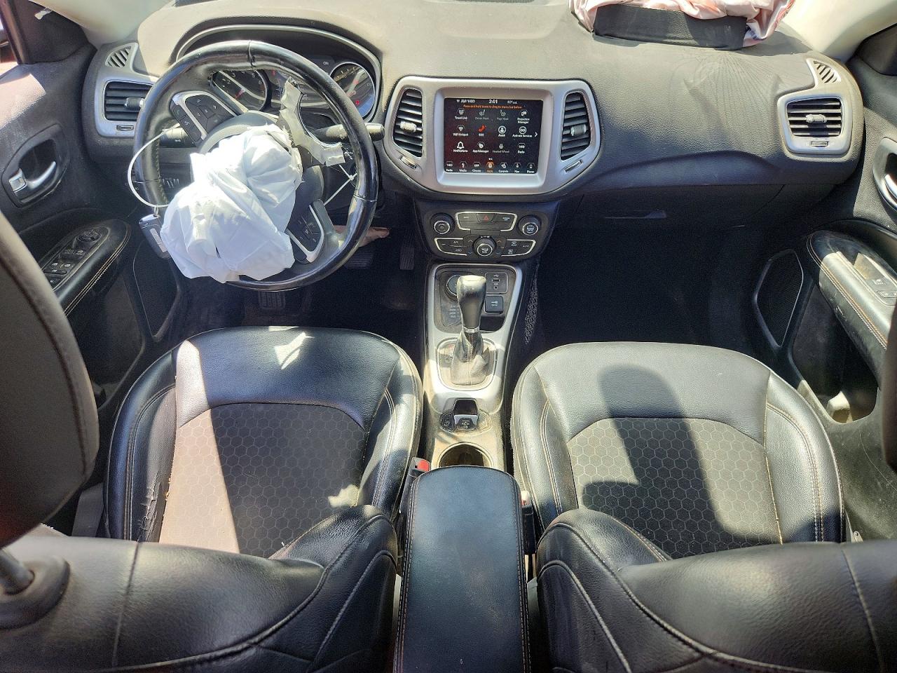 2018 Jeep Compass Latitude Red vin: 3C4NJDBB1JT455548