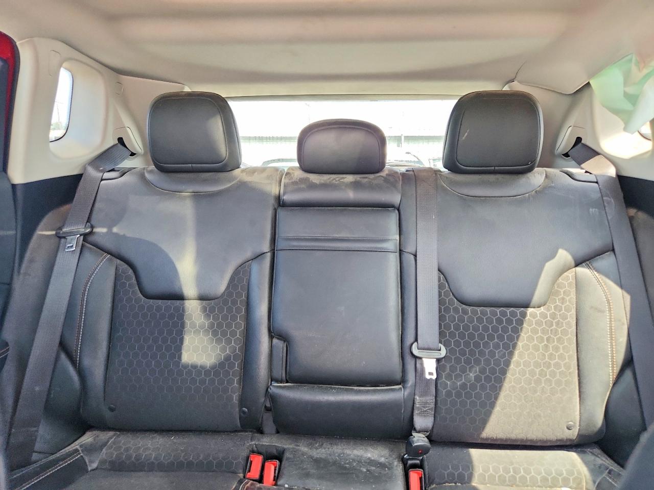 2018 Jeep Compass Latitude Red vin: 3C4NJDBB1JT455548