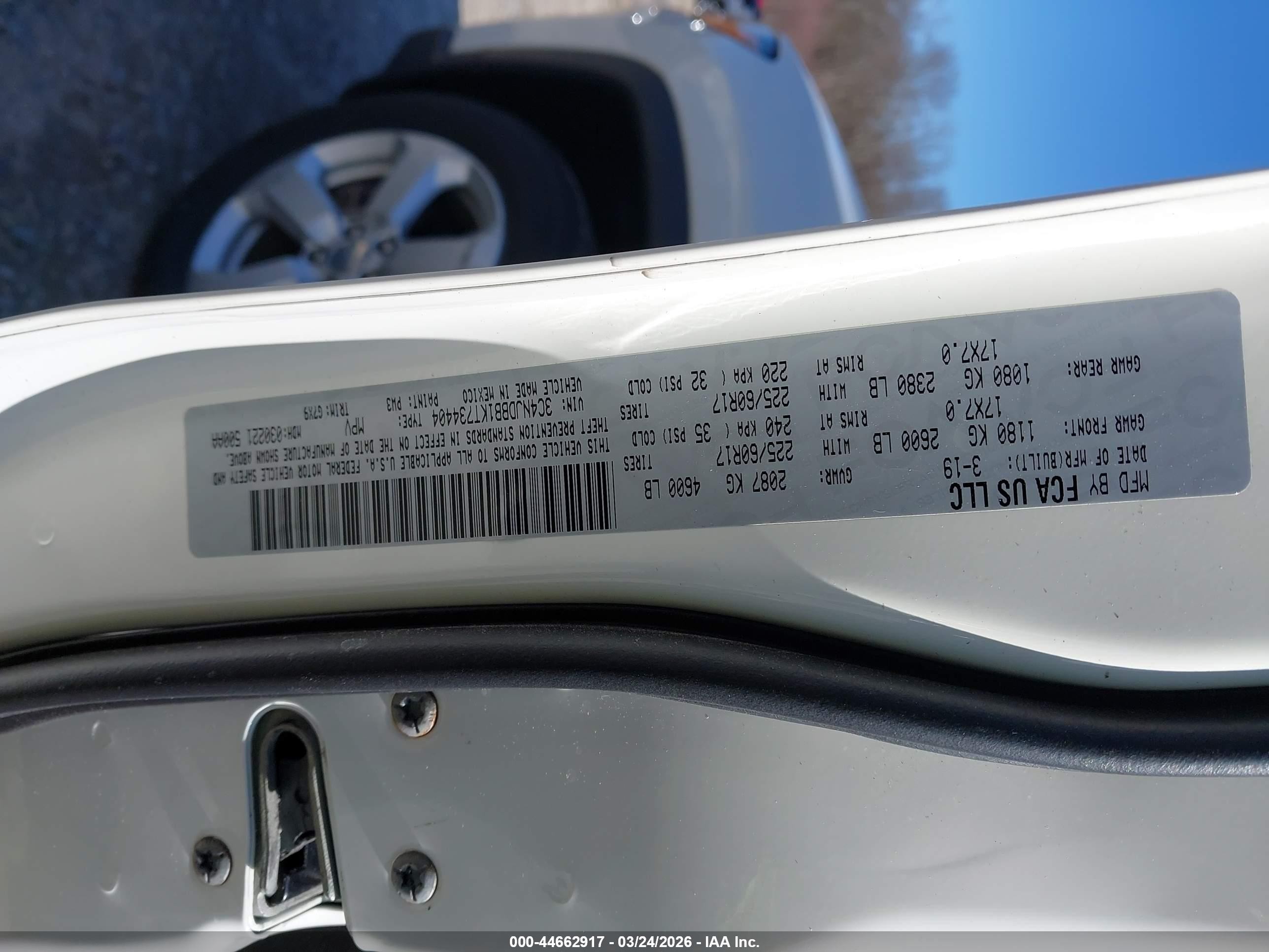 2019 Jeep Compass Latitude 4x4 White vin: 3C4NJDBB1KT734404