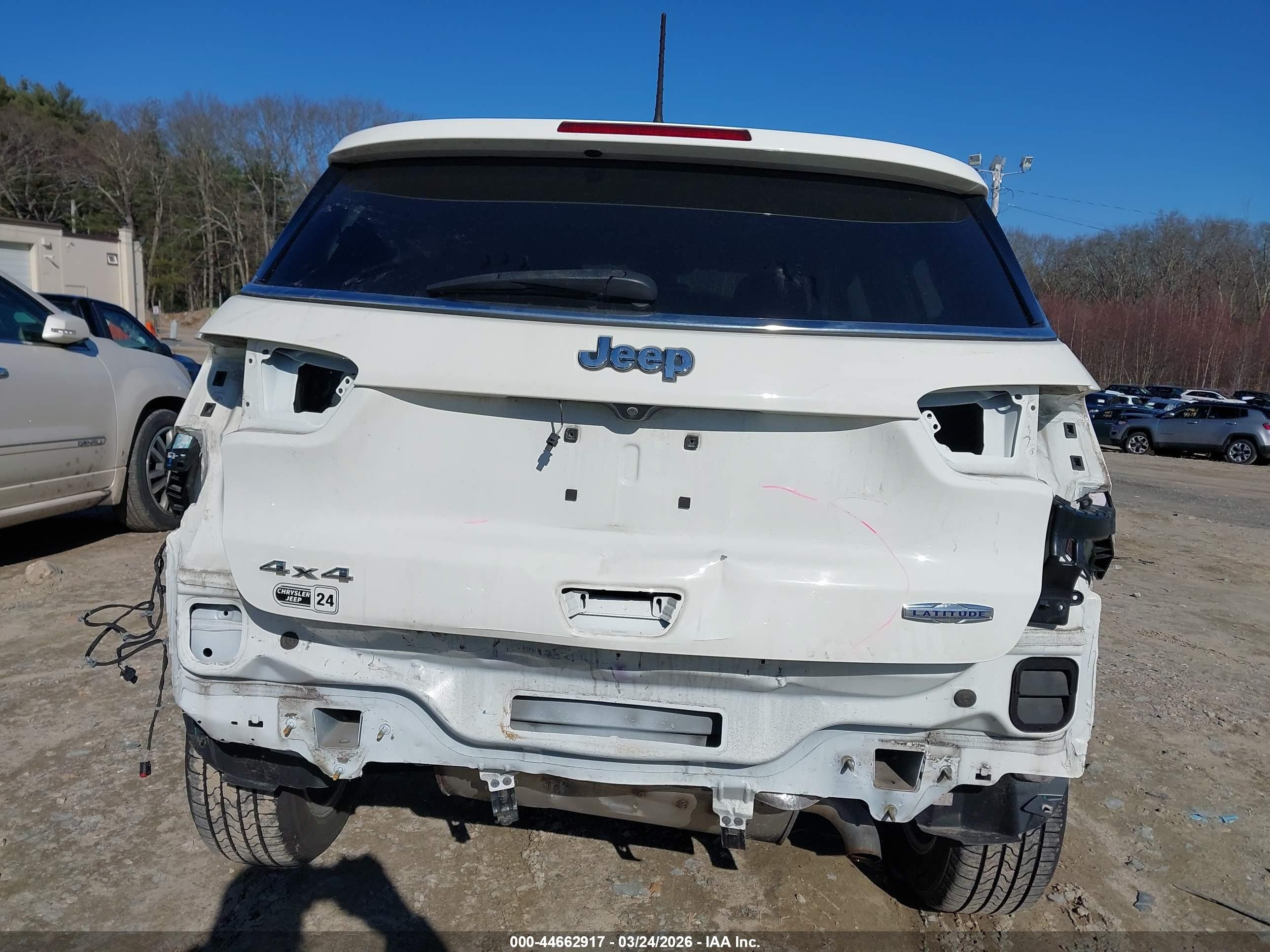 2019 Jeep Compass Latitude 4x4 White vin: 3C4NJDBB1KT734404