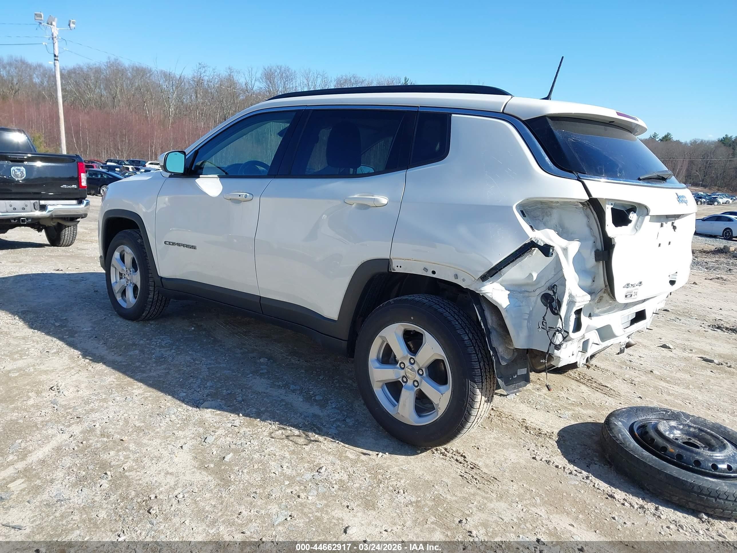 2019 Jeep Compass Latitude 4x4 White vin: 3C4NJDBB1KT734404