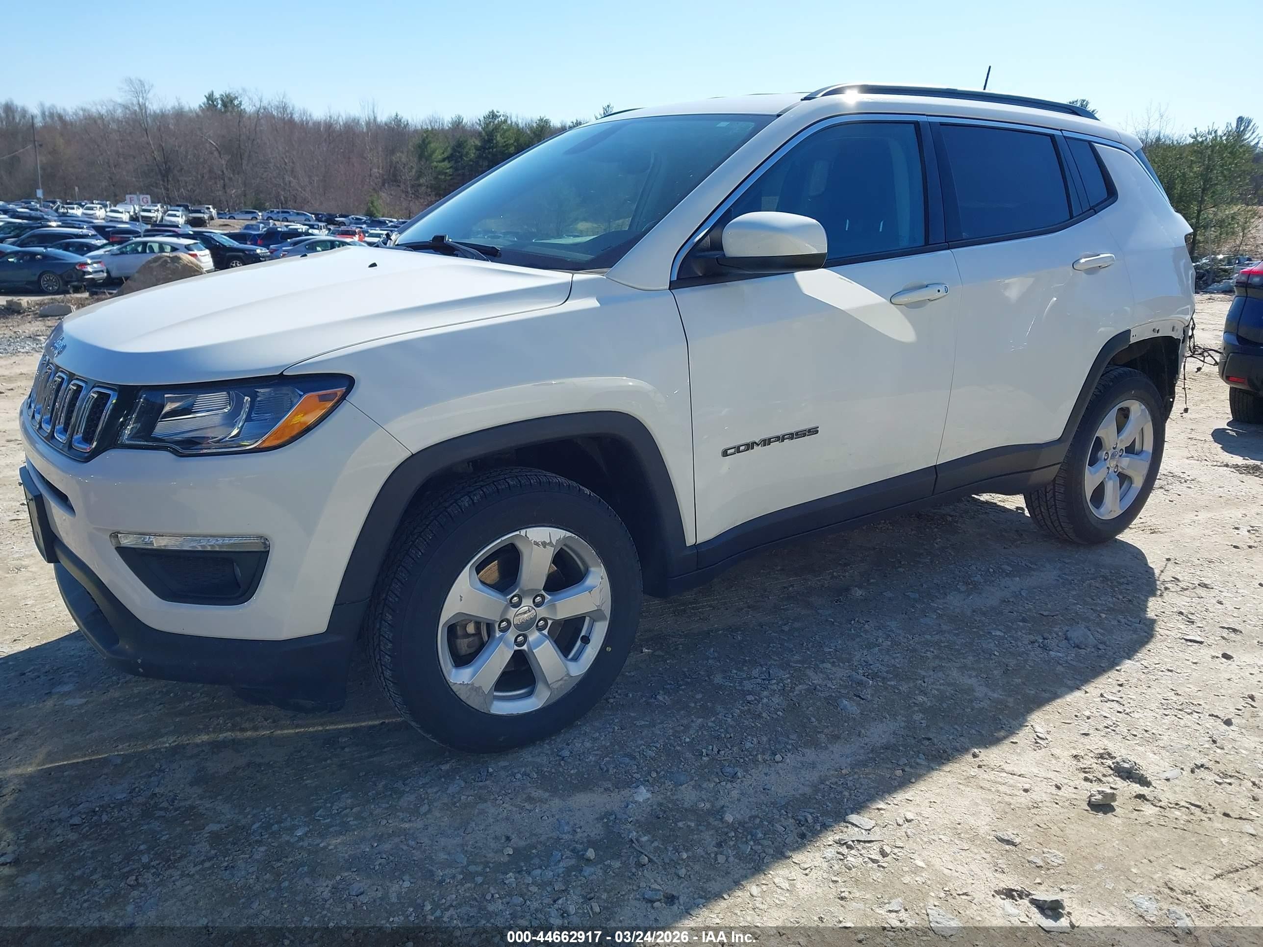 2019 Jeep Compass Latitude 4x4 White vin: 3C4NJDBB1KT734404