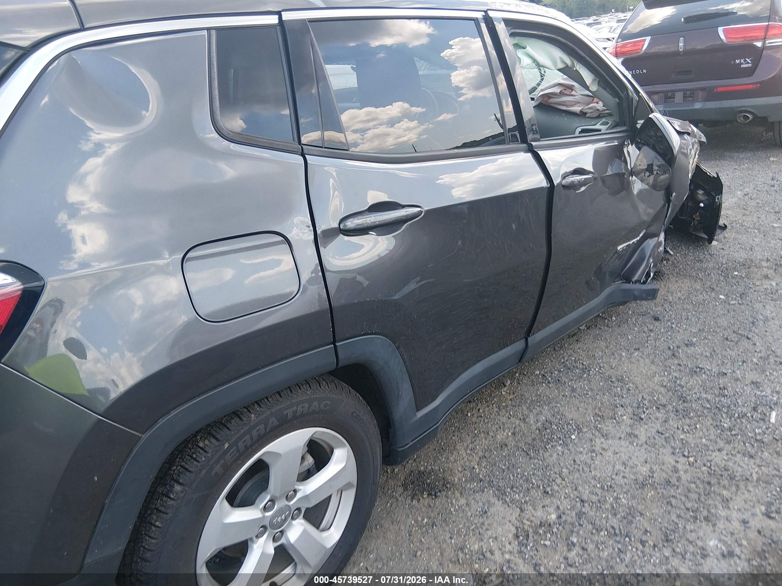 2019 Jeep Compass Latitude 4x4 Gray vin: 3C4NJDBB1KT847236