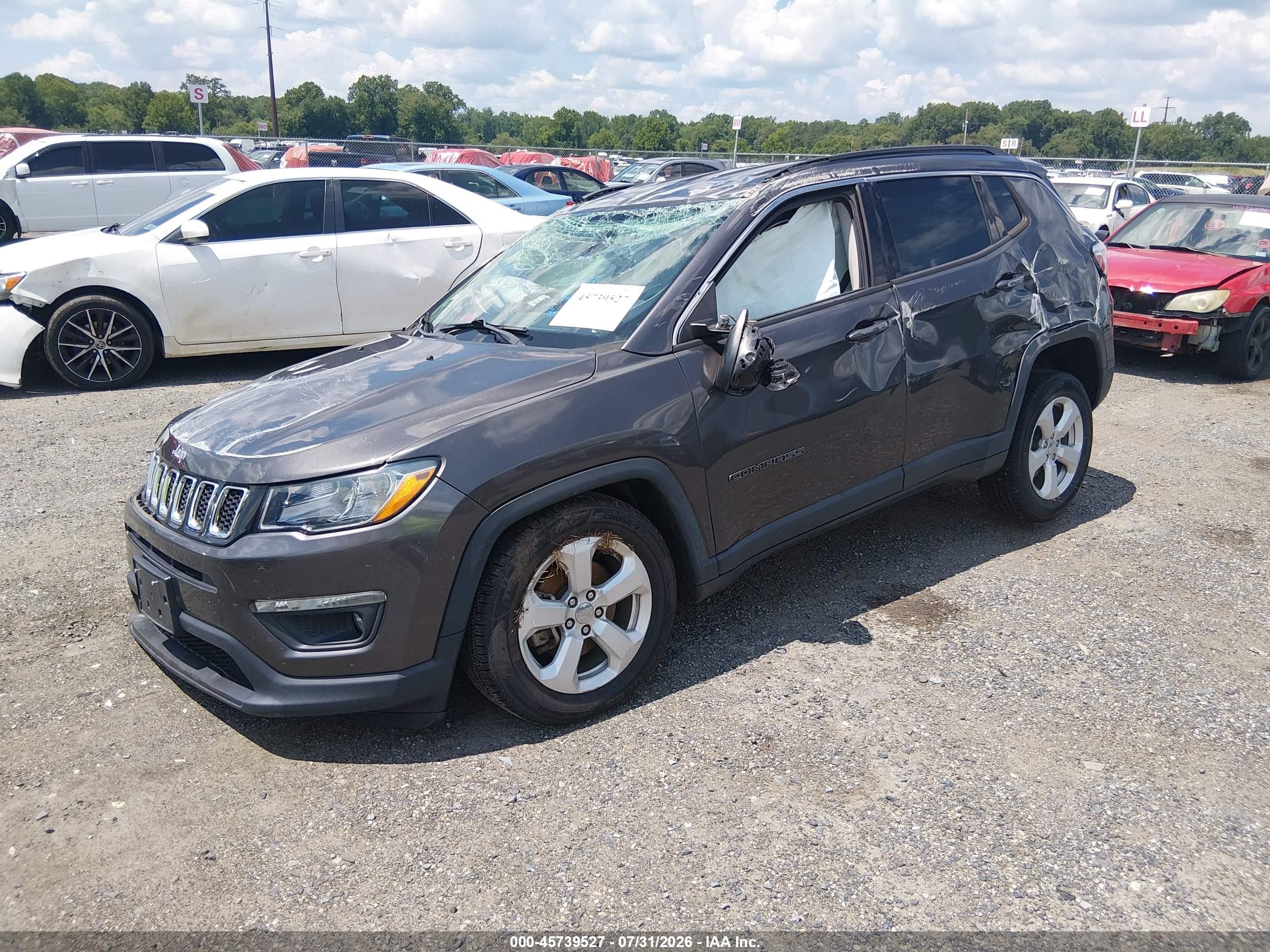 2019 Jeep Compass Latitude 4x4 Gray vin: 3C4NJDBB1KT847236