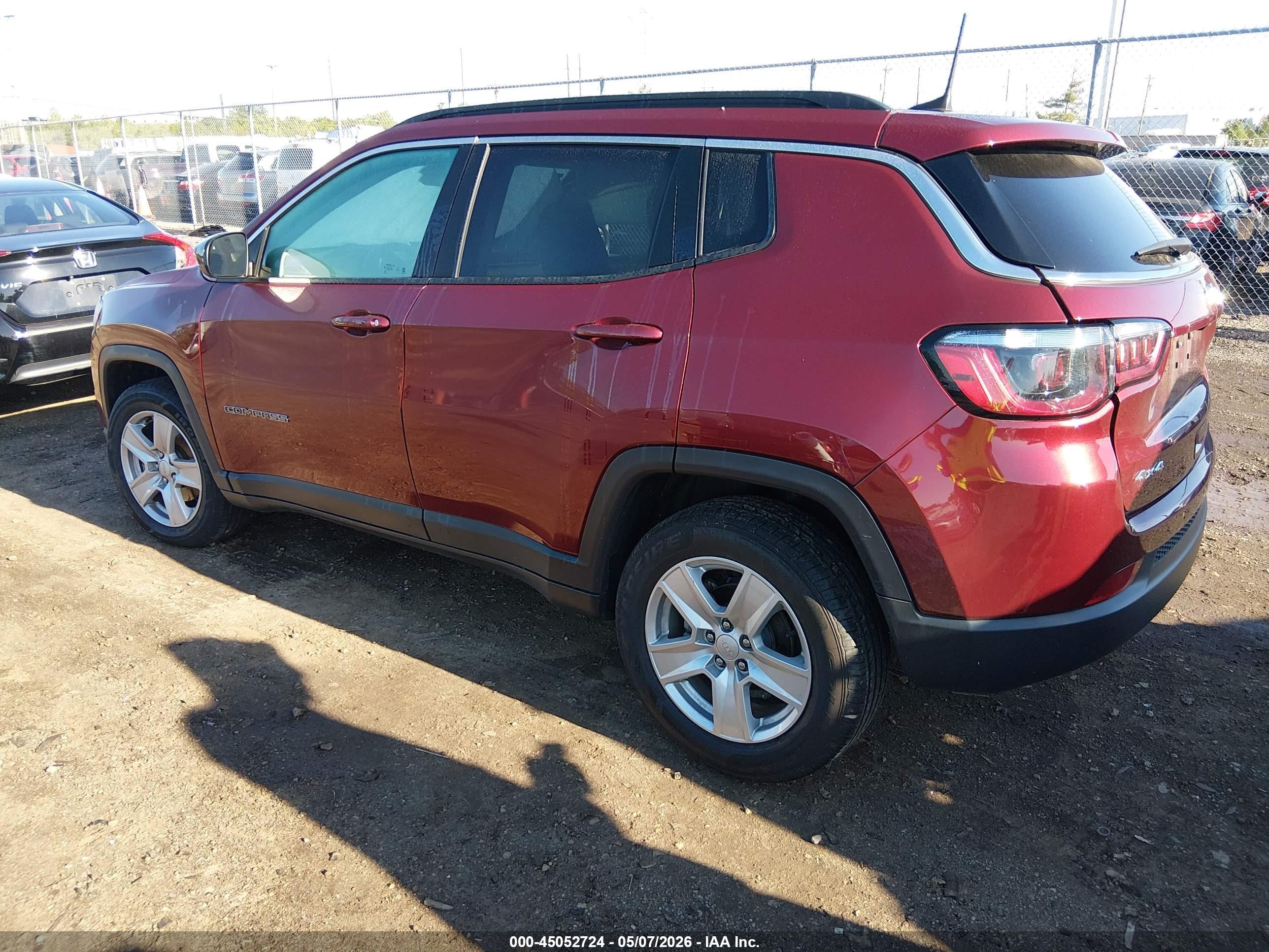 2022 Jeep Compass Latitude 4x4 Maroon vin: 3C4NJDBB1NT216443
