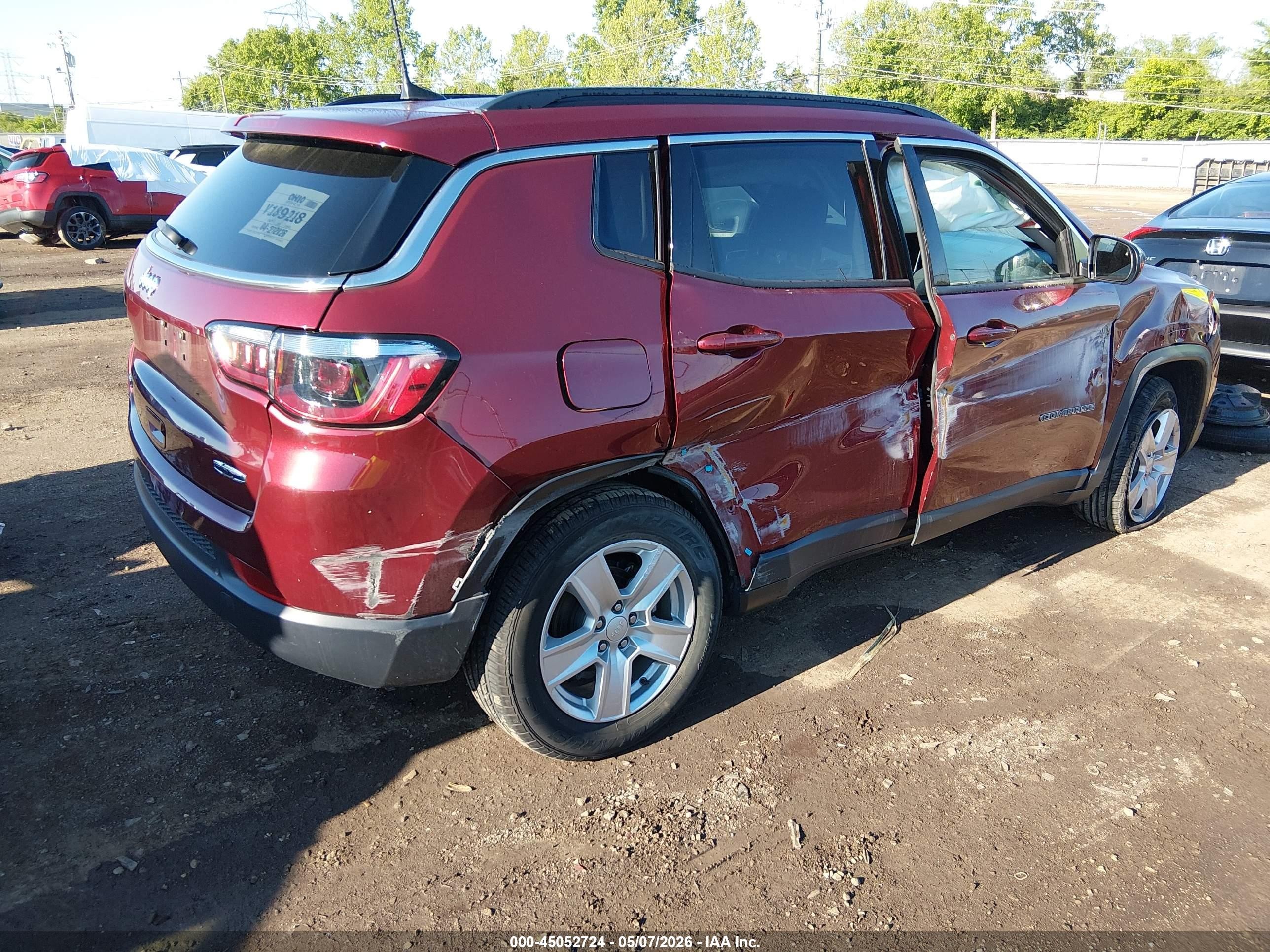 2022 Jeep Compass Latitude 4x4 Maroon vin: 3C4NJDBB1NT216443
