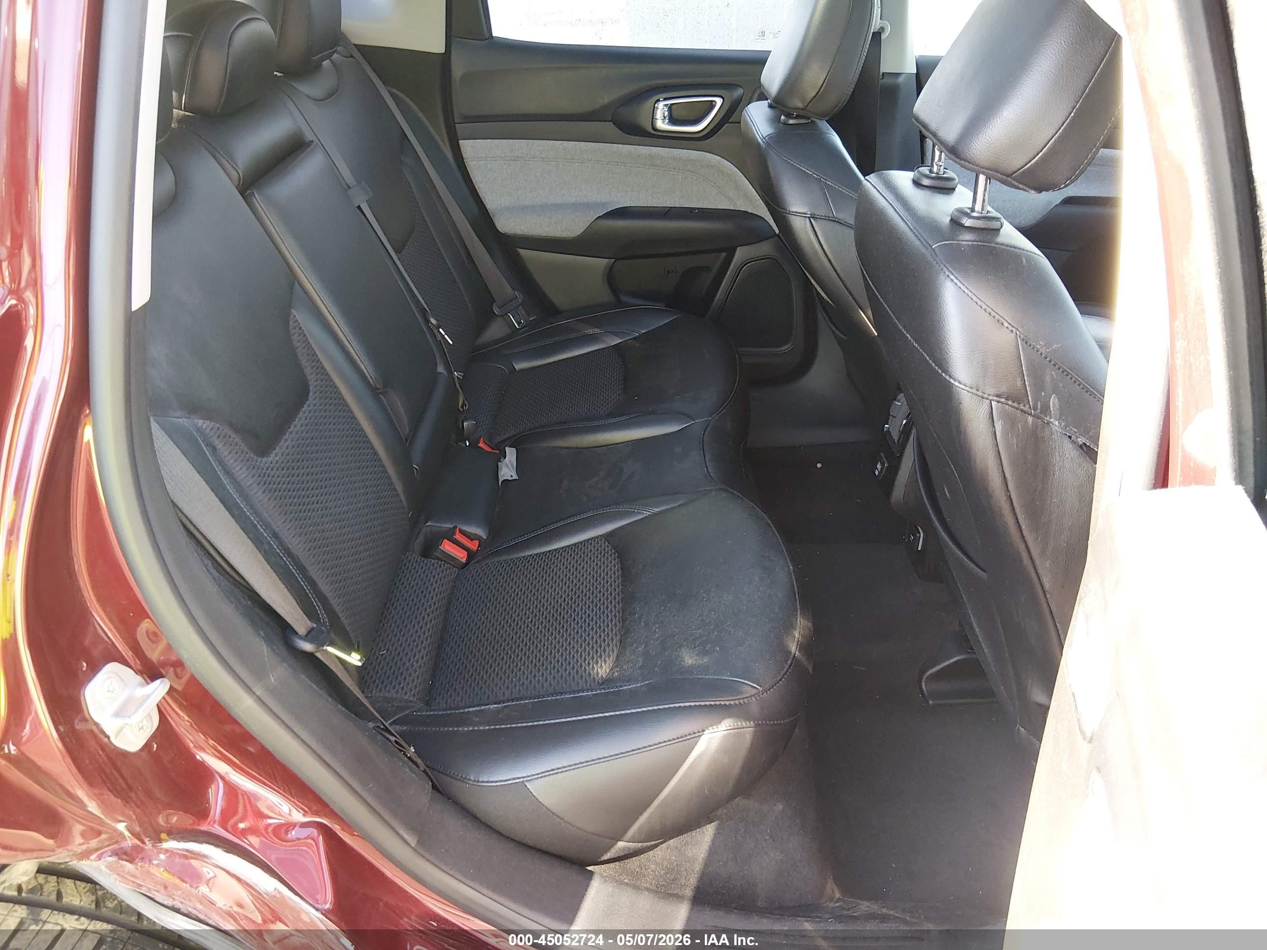 2022 Jeep Compass Latitude 4x4 Maroon vin: 3C4NJDBB1NT216443