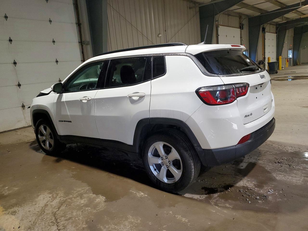 2018 Jeep Compass Latitude White vin: 3C4NJDBB2JT191031