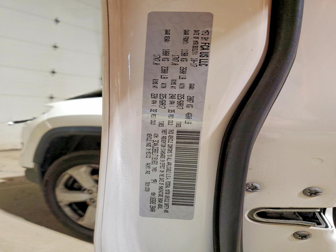 2018 Jeep Compass Latitude White vin: 3C4NJDBB2JT191031