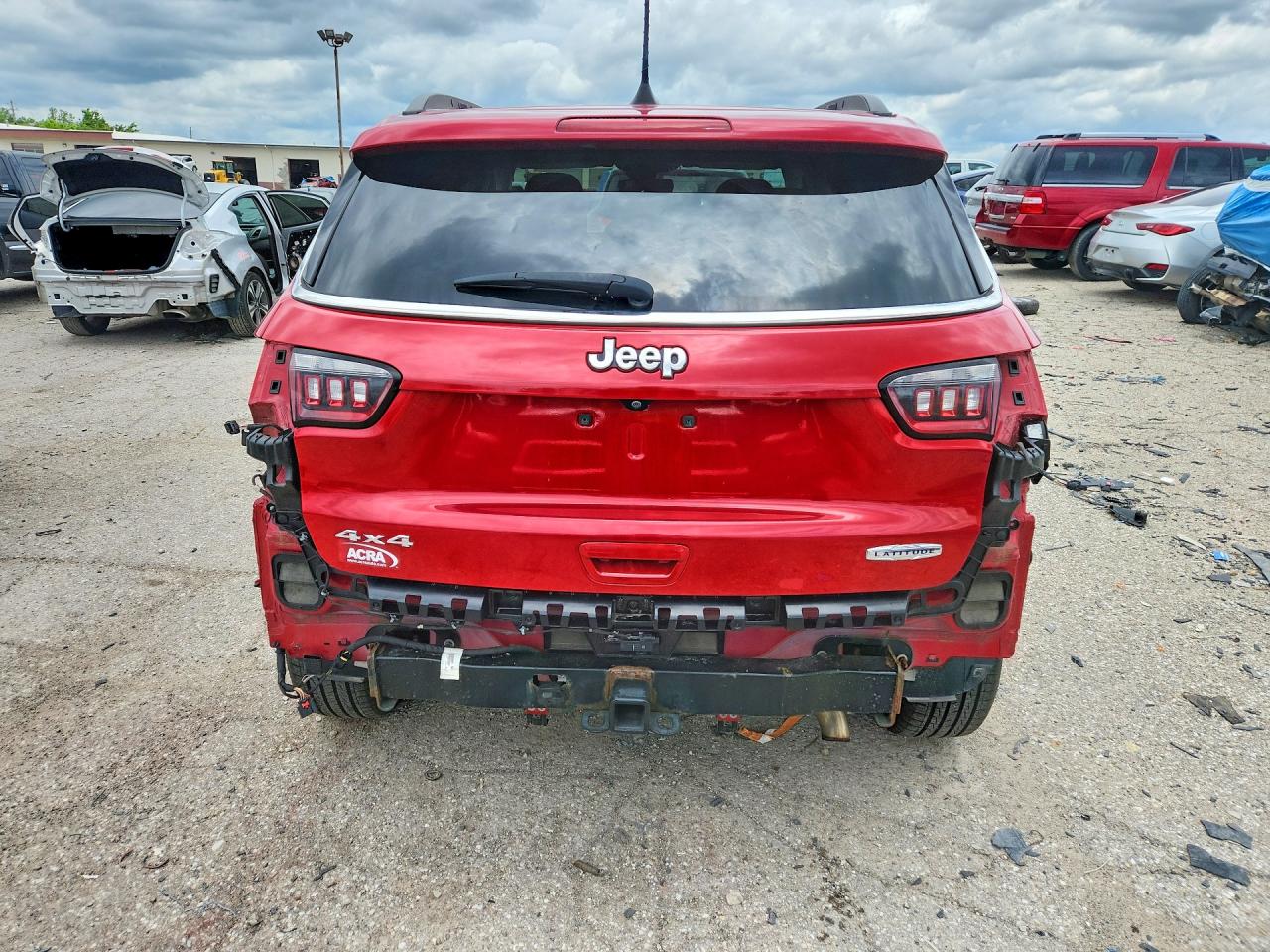 2018 Jeep Compass Latitude Burgundy vin: 3C4NJDBB2JT361629