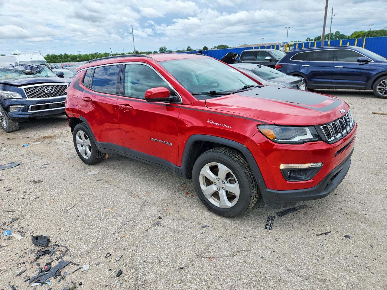 2018 Jeep Compass Latitude Burgundy vin: 3C4NJDBB2JT361629